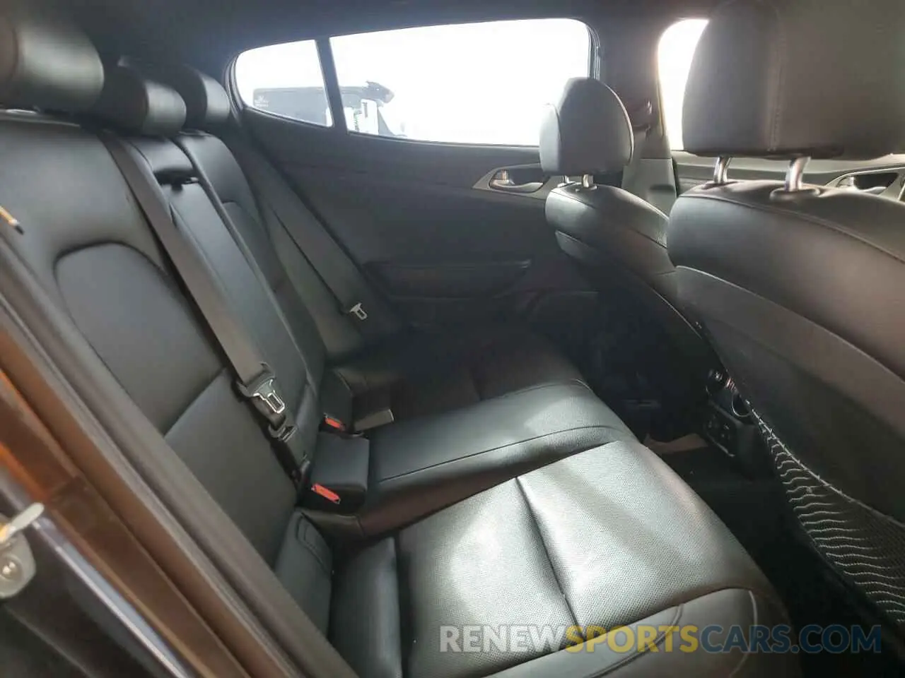 10 Photograph of a damaged car KNAE35LC5K6046467 KIA STINGER 2019