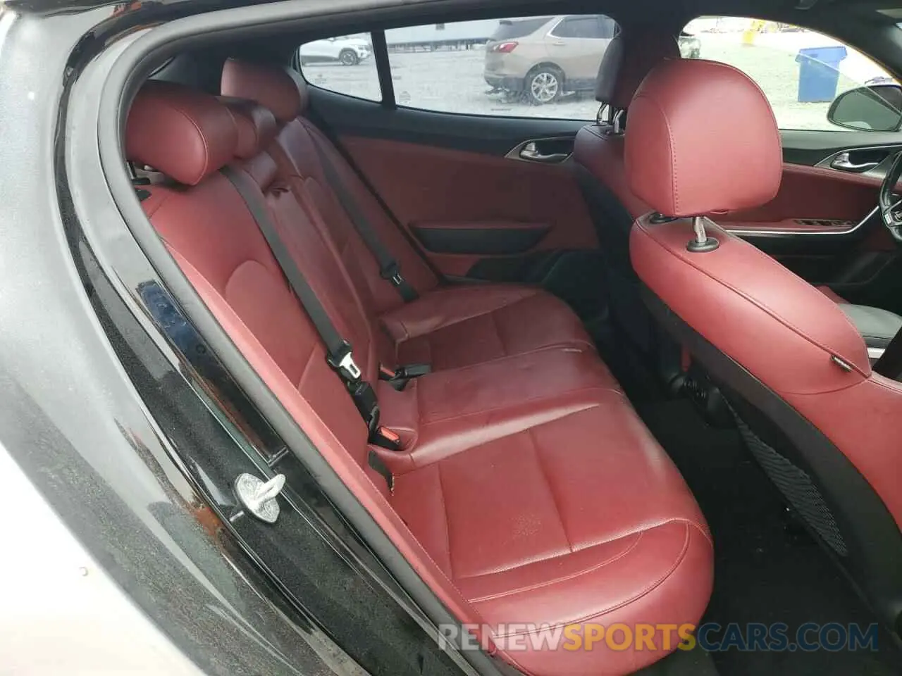 10 Photograph of a damaged car KNAE35LC5K6058506 KIA STINGER 2019