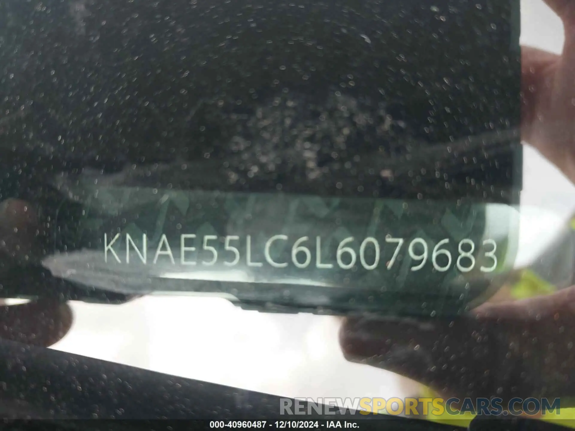 9 Photograph of a damaged car KNAE35LC7K6070754 KIA STINGER 2019