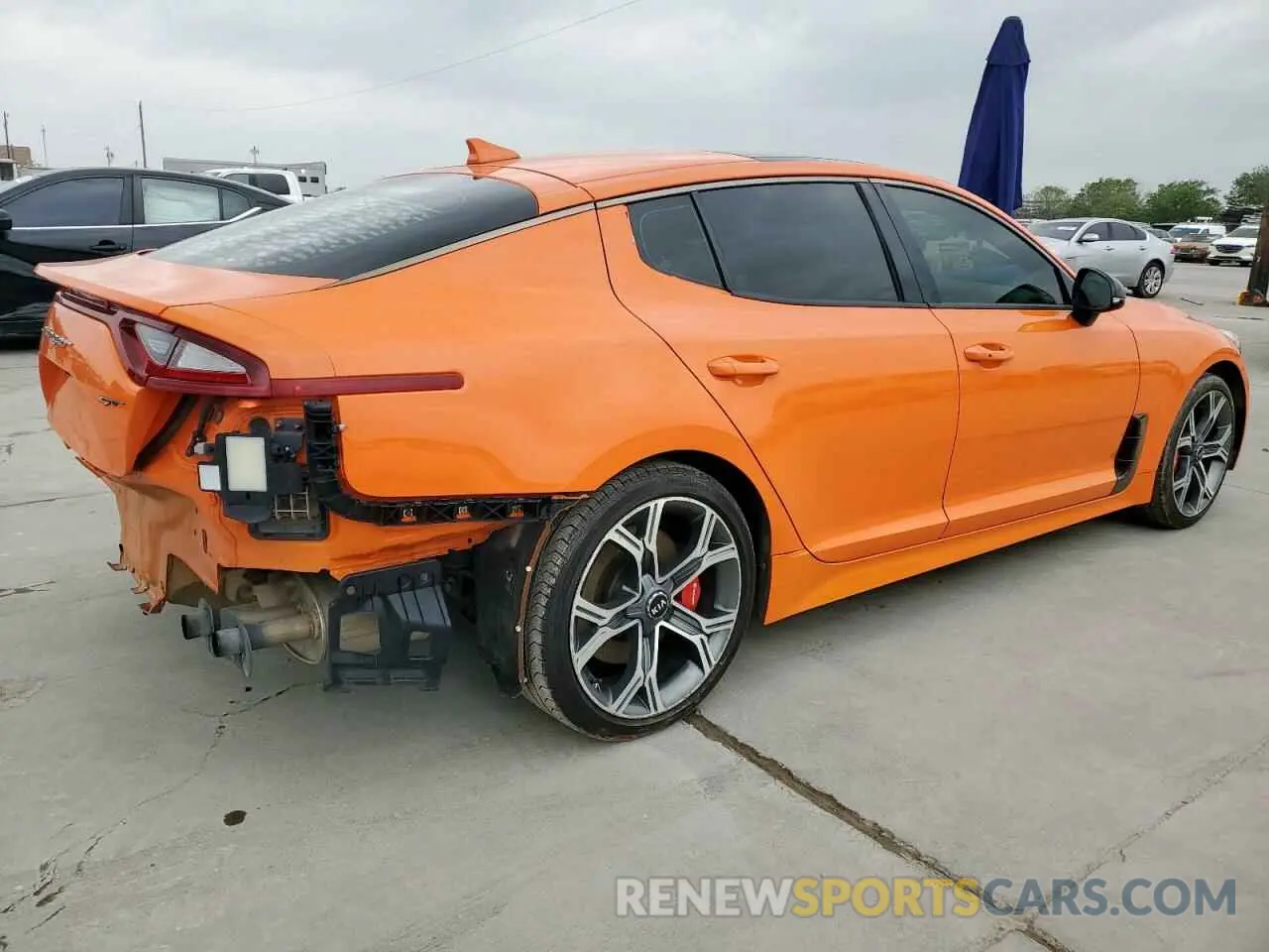4 Photograph of a damaged car KNAE35LC9K6070562 KIA STINGER 2019