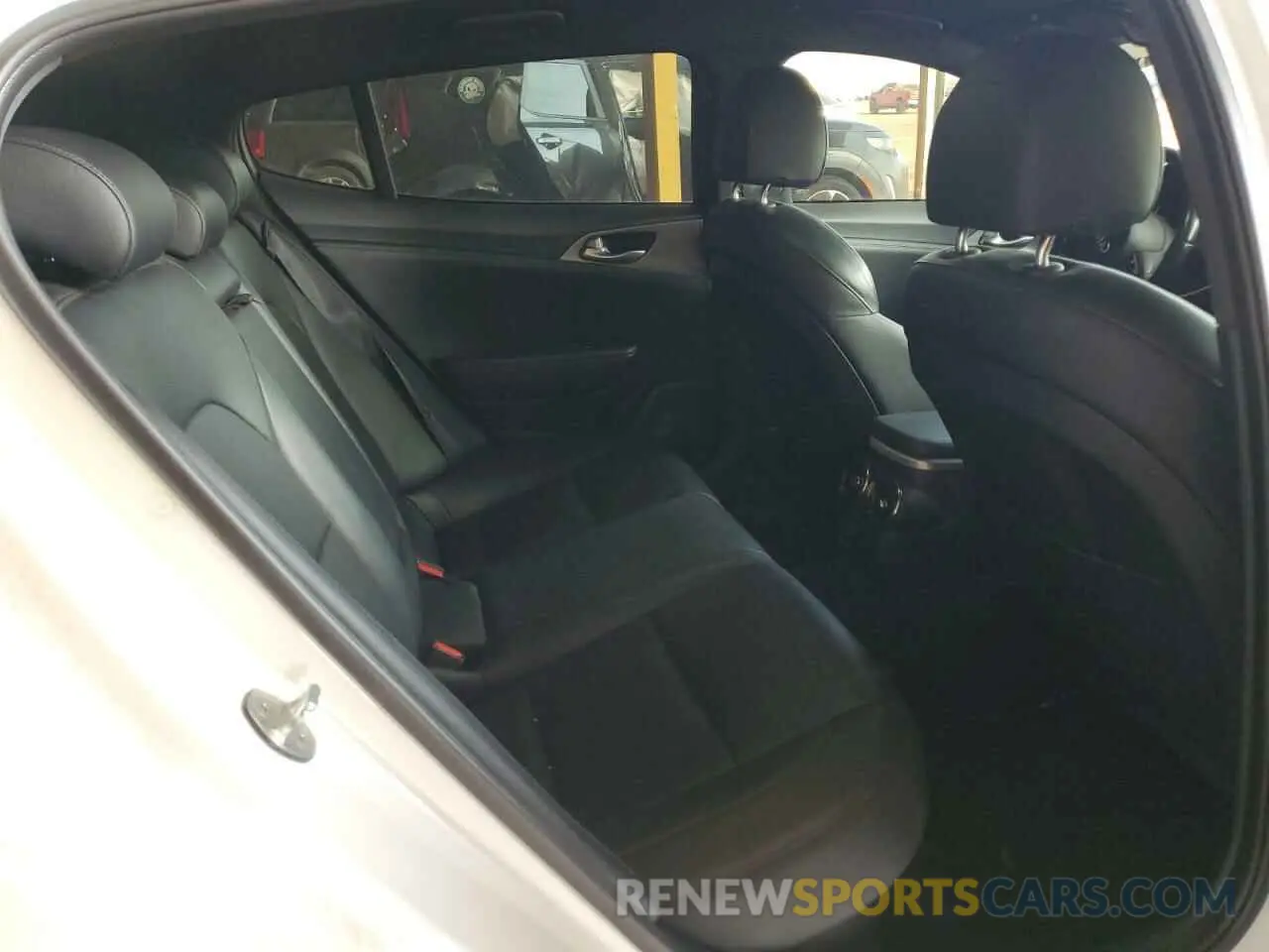 10 Photograph of a damaged car KNAE35LCXK6043127 KIA STINGER 2019