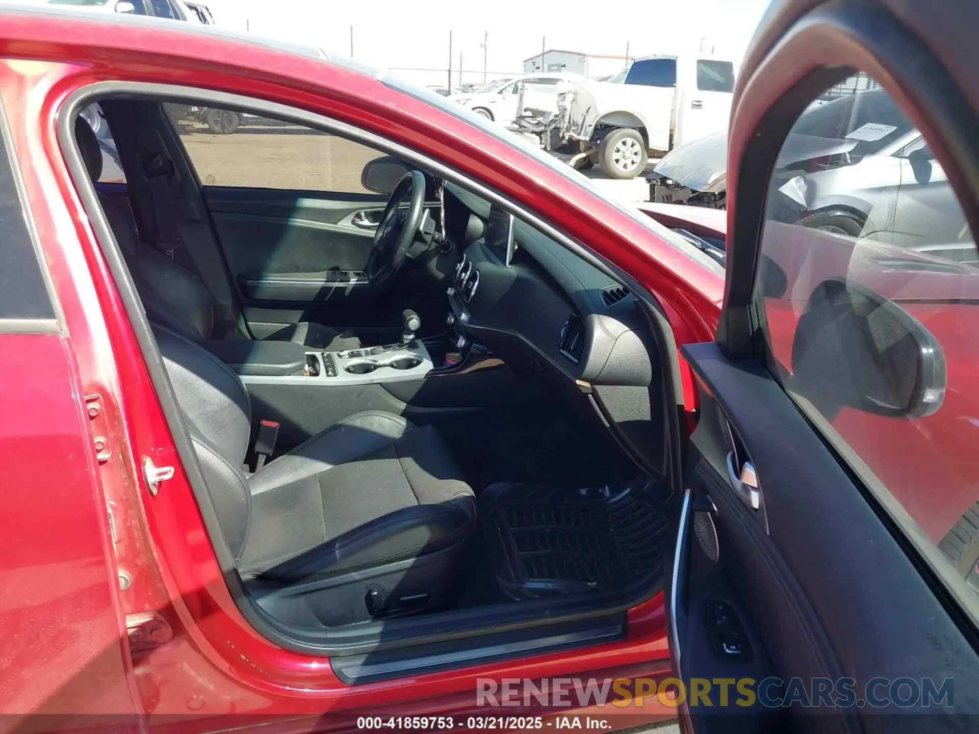 5 Photograph of a damaged car KNAE45LC4K6058140 KIA STINGER 2019