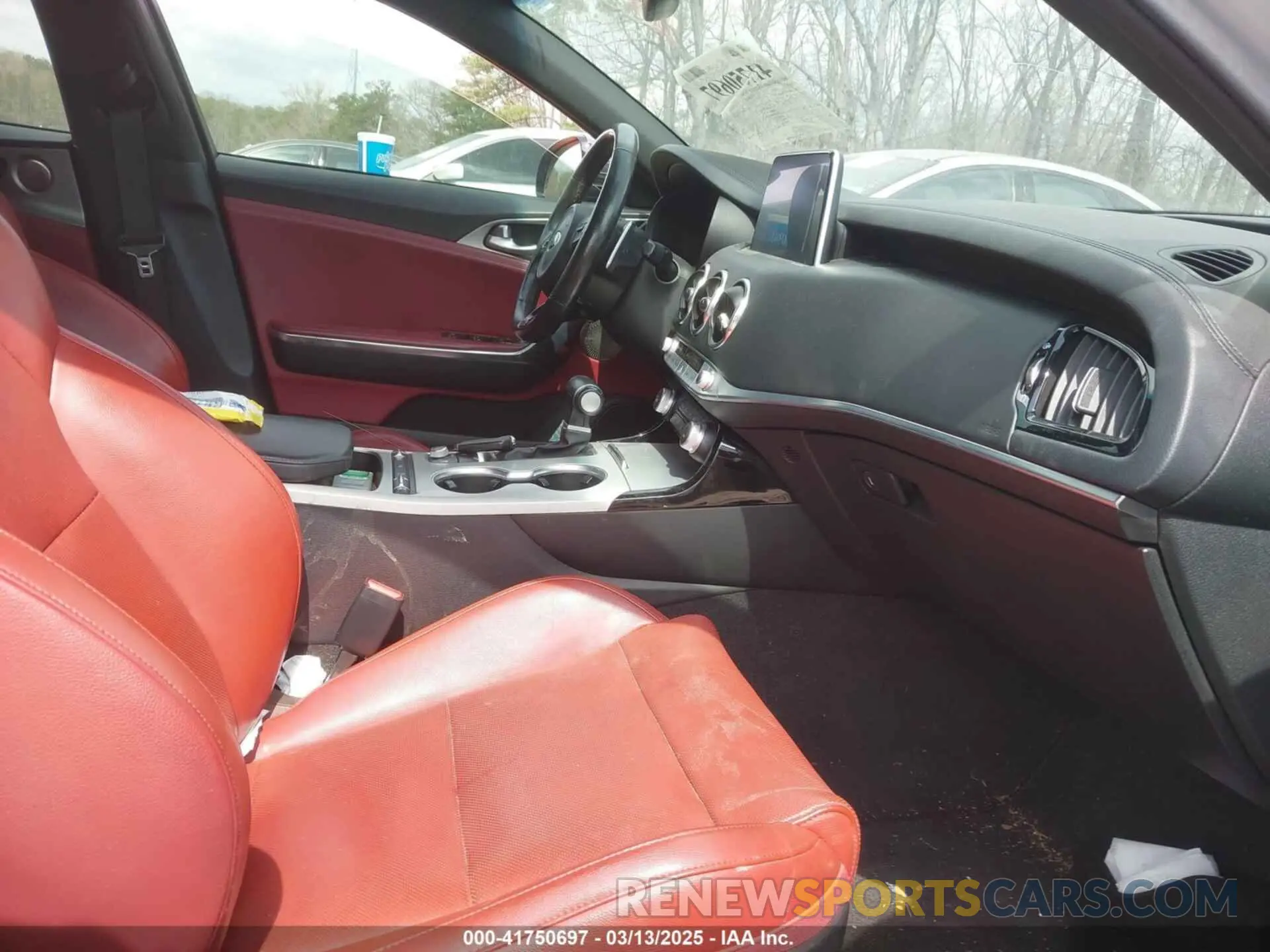 5 Photograph of a damaged car KNAE45LCXK6061530 KIA STINGER 2019