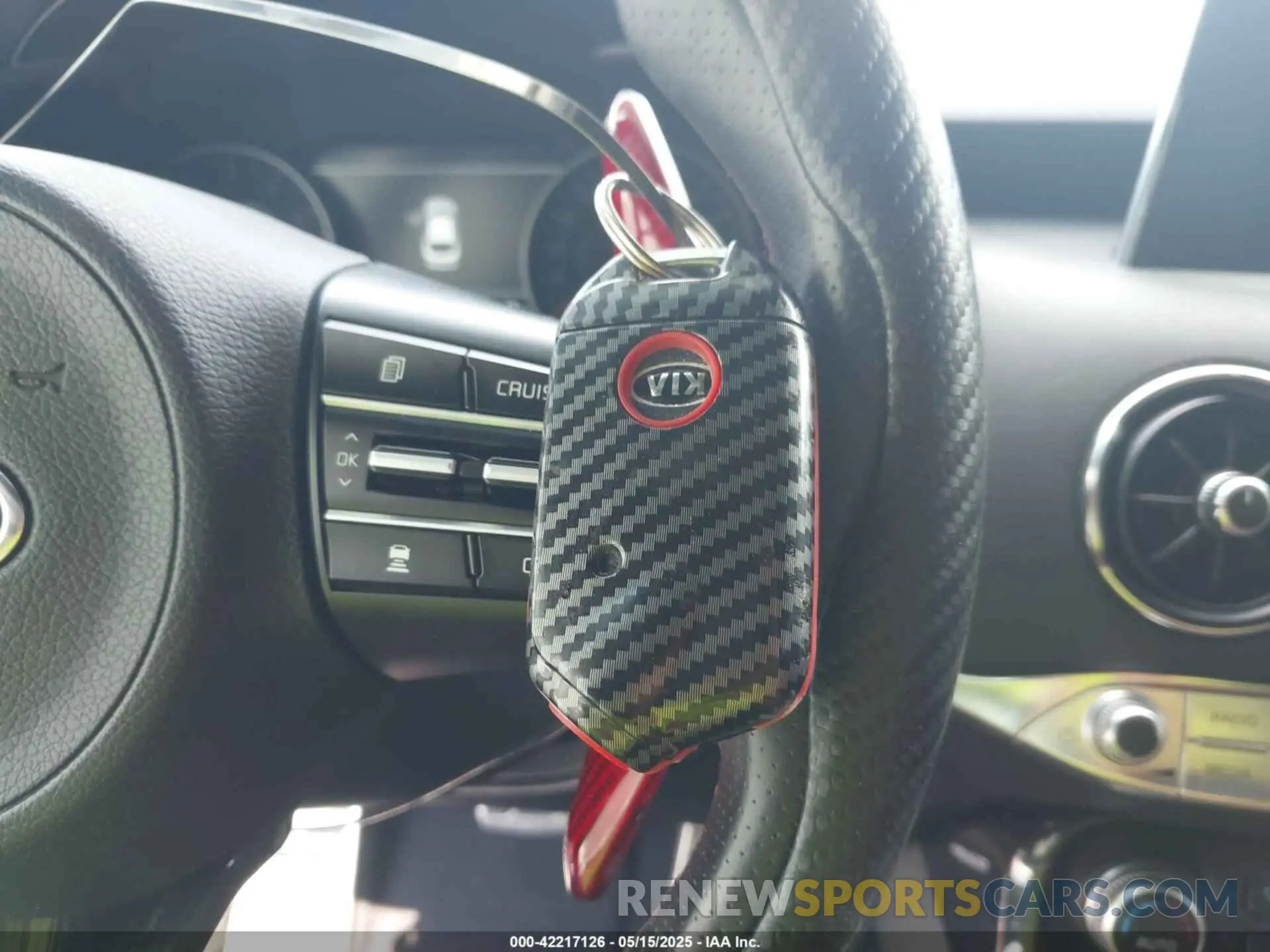 11 Photograph of a damaged car KNAE55LC1K6069433 KIA STINGER 2019