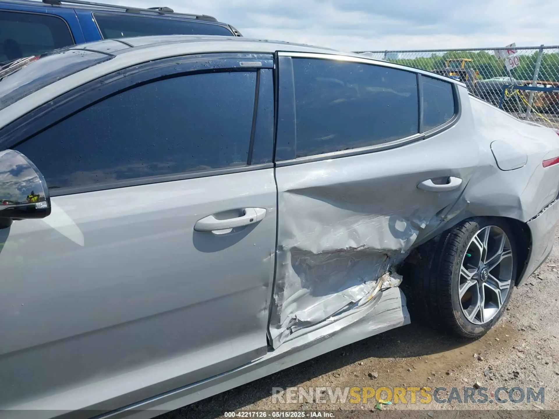 6 Photograph of a damaged car KNAE55LC1K6069433 KIA STINGER 2019
