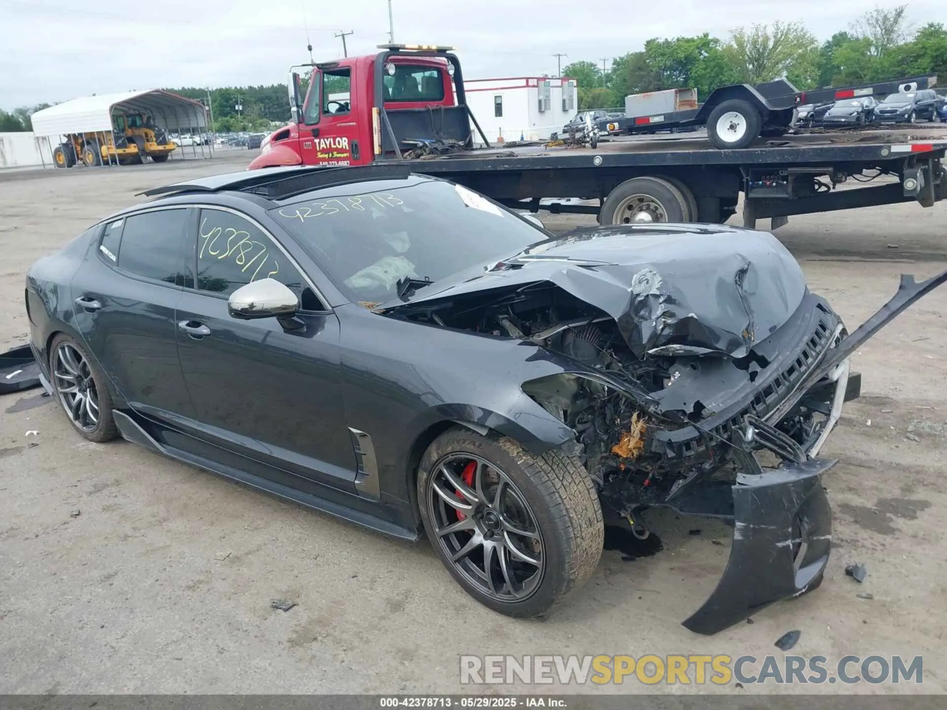 1 Photograph of a damaged car KNAE55LC2K6056528 KIA STINGER 2019