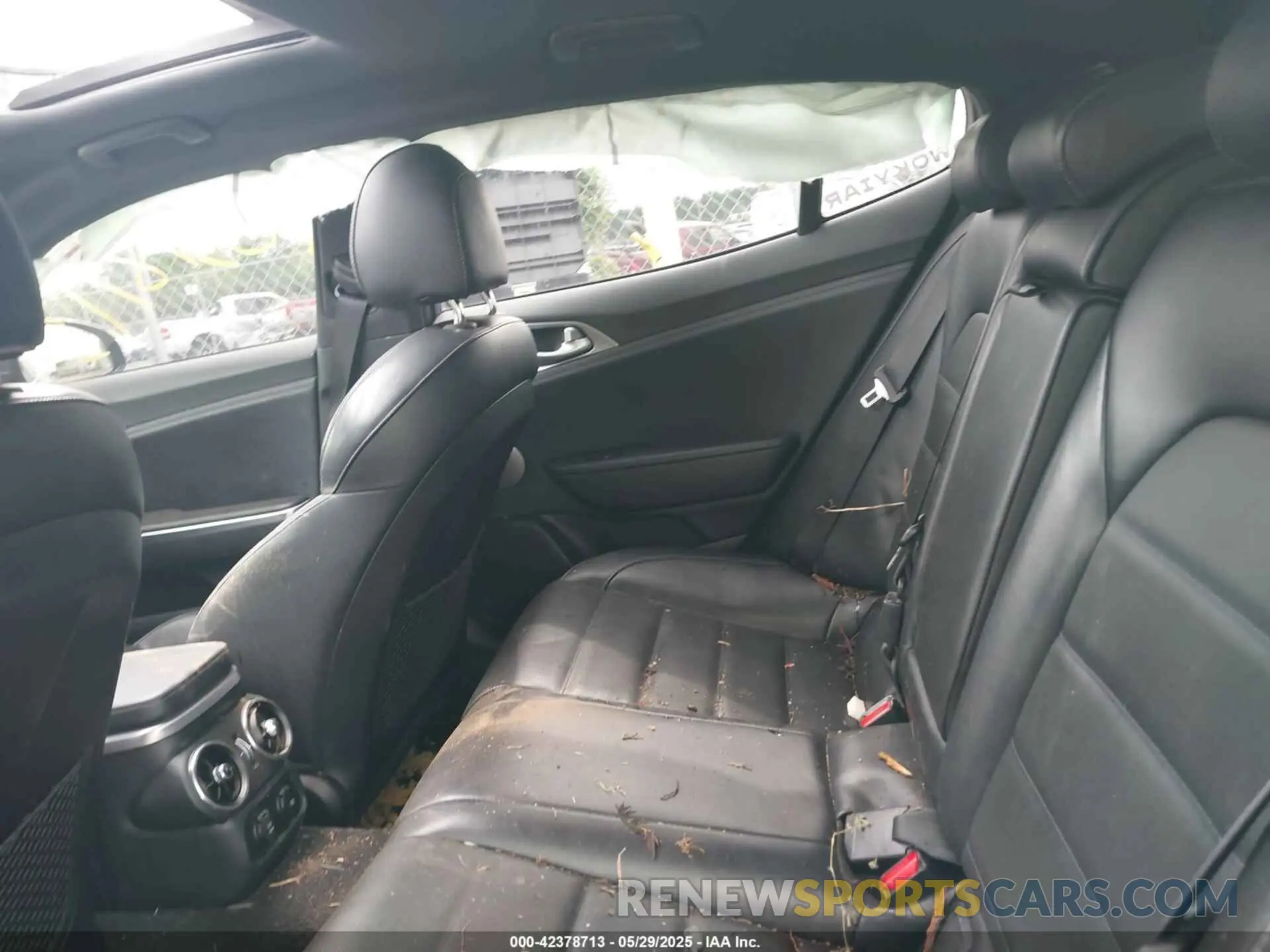 8 Photograph of a damaged car KNAE55LC2K6056528 KIA STINGER 2019