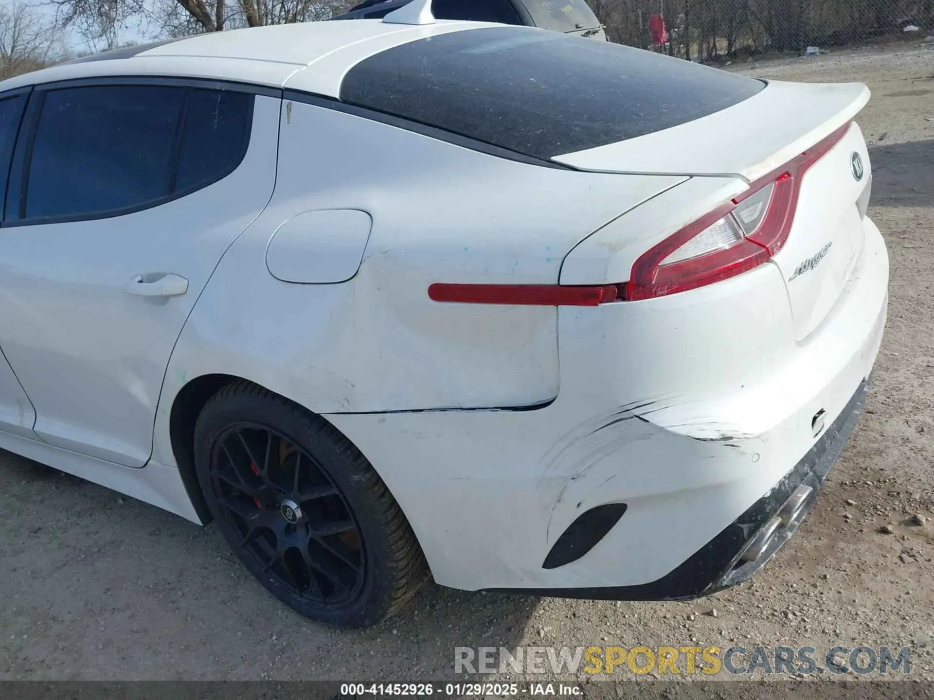 18 Photograph of a damaged car KNAE55LC4K6060015 KIA STINGER 2019