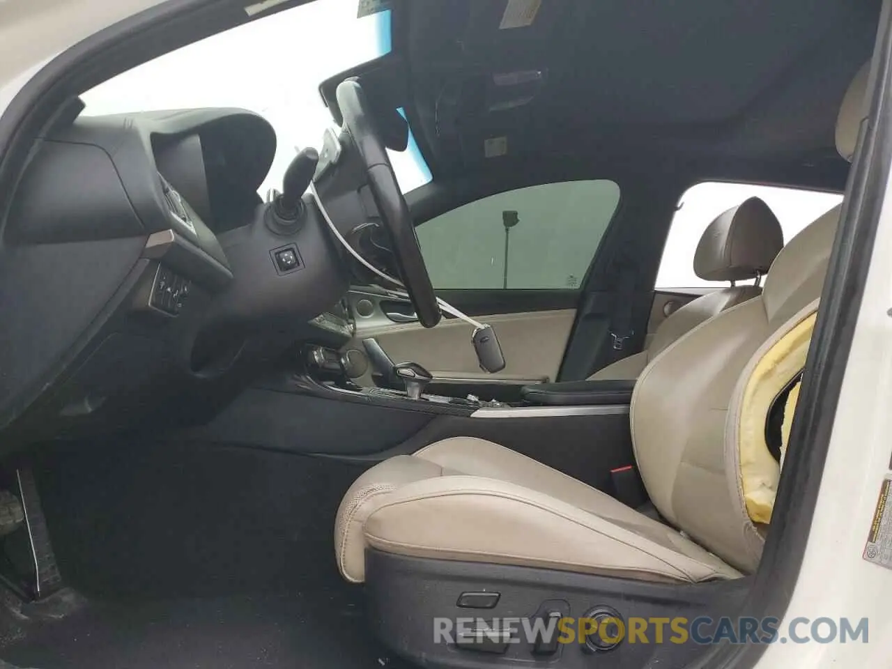 7 Photograph of a damaged car KNAE55LC5K6064817 KIA STINGER 2019