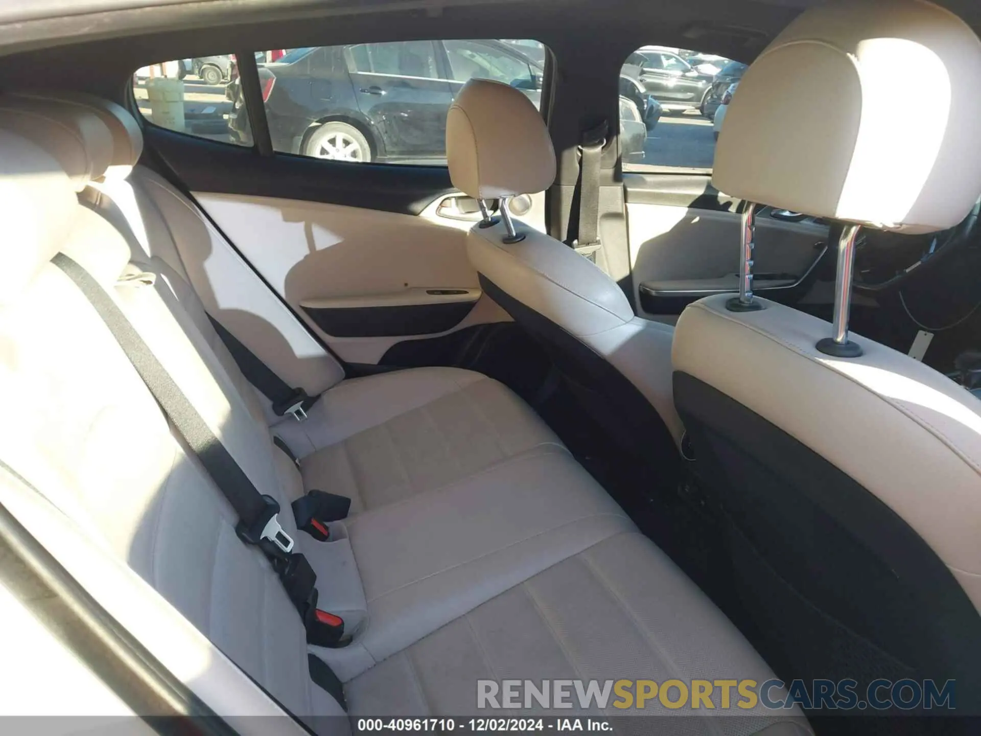 8 Photograph of a damaged car KNAE55LC8K6064679 KIA STINGER 2019