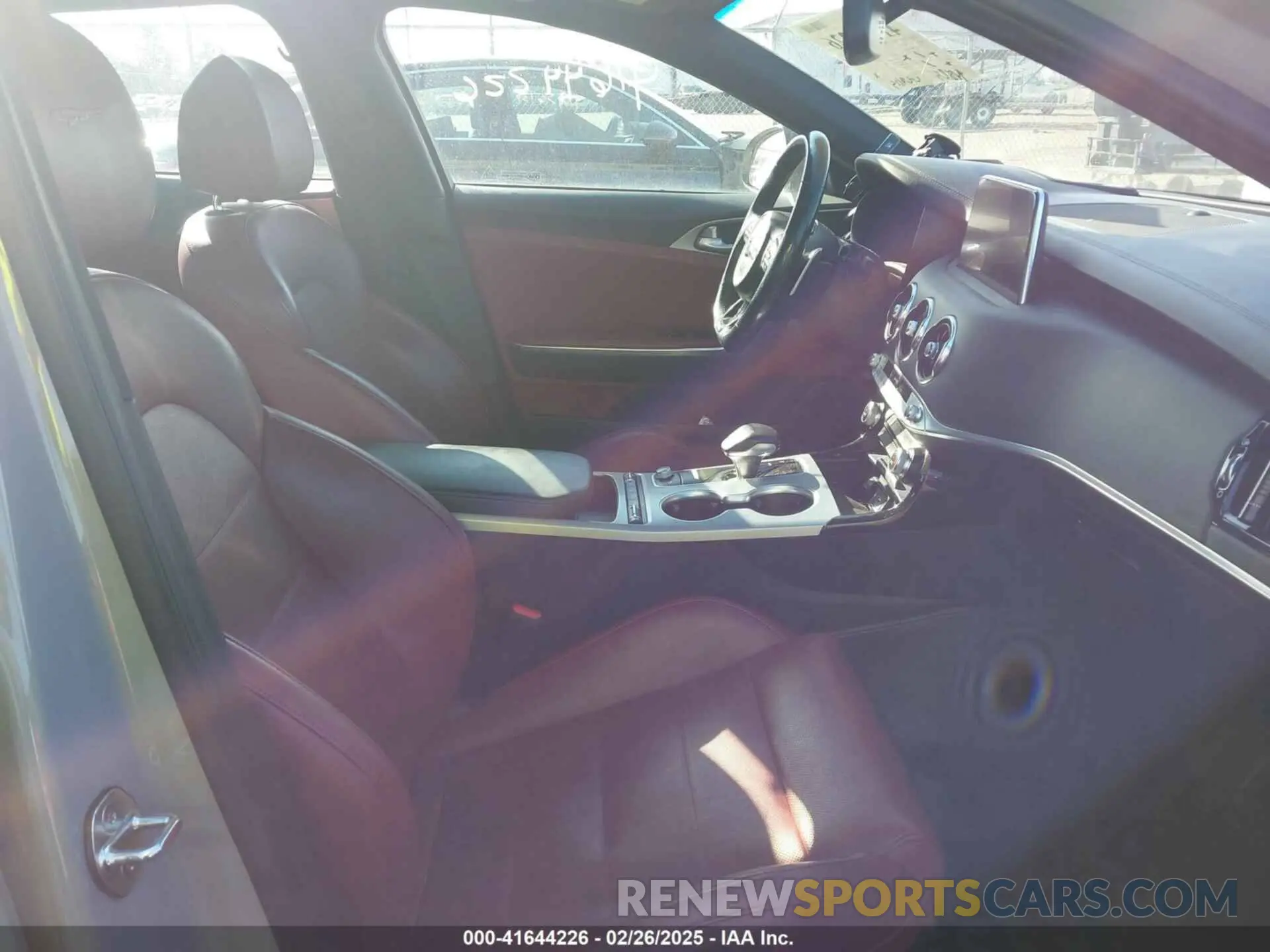 5 Photograph of a damaged car KNAE55LC9K6062469 KIA STINGER 2019