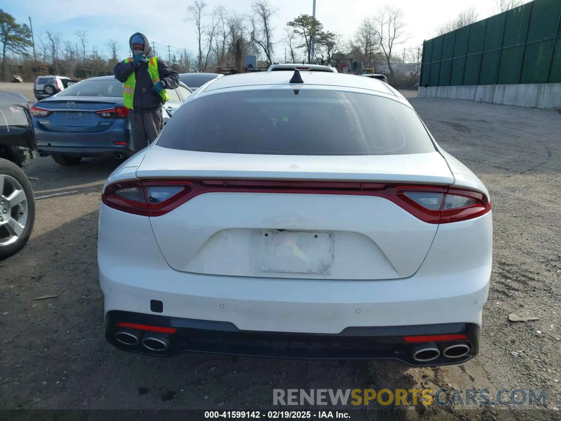 16 Photograph of a damaged car KNAE15LA0L6081066 KIA STINGER 2020