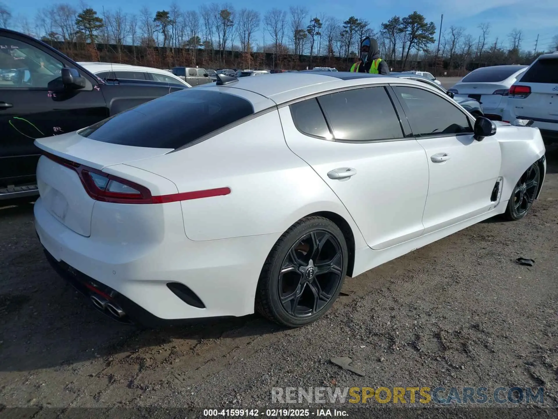 4 Photograph of a damaged car KNAE15LA0L6081066 KIA STINGER 2020