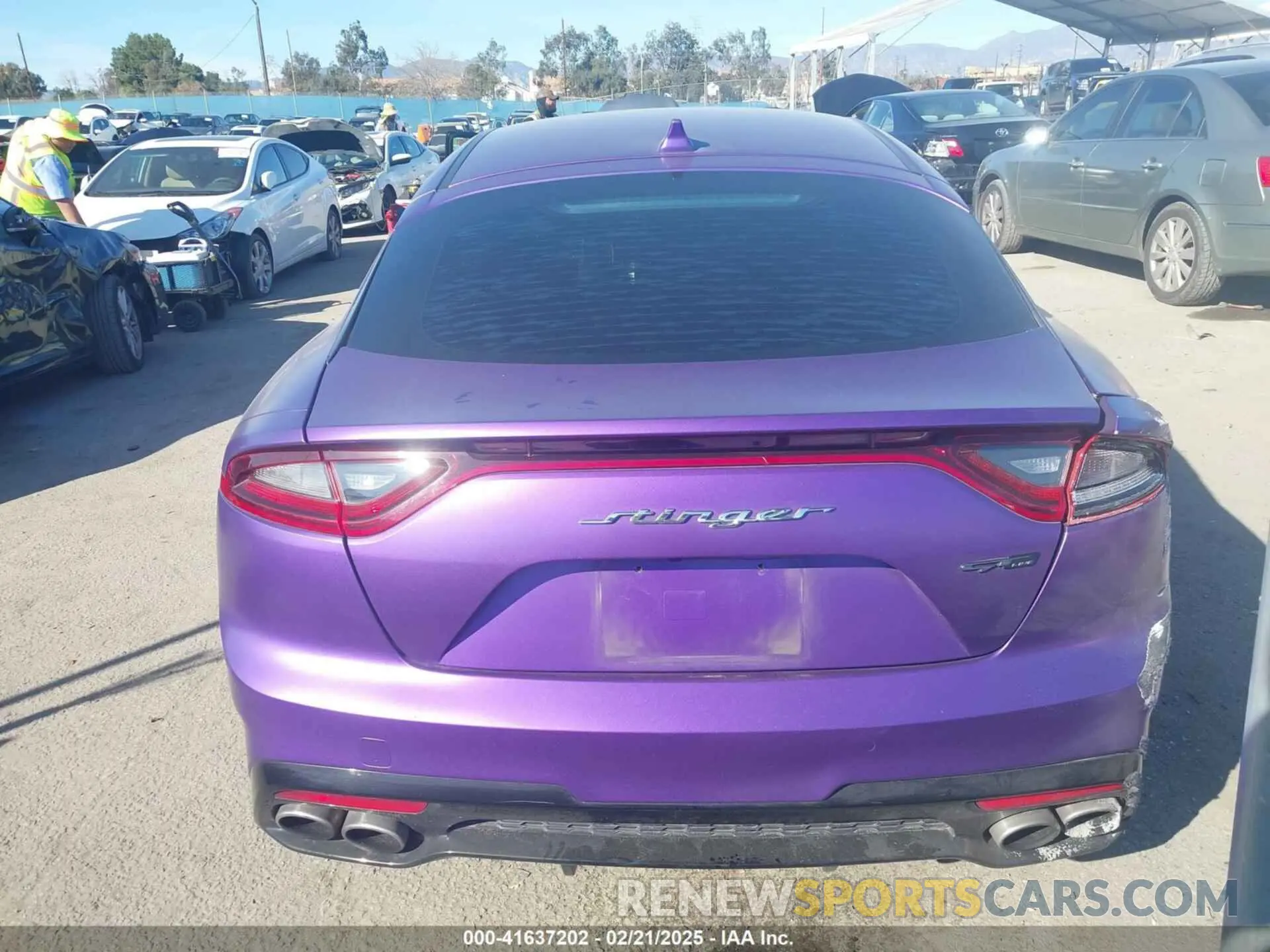 16 Photograph of a damaged car KNAE15LA1L6078533 KIA STINGER 2020