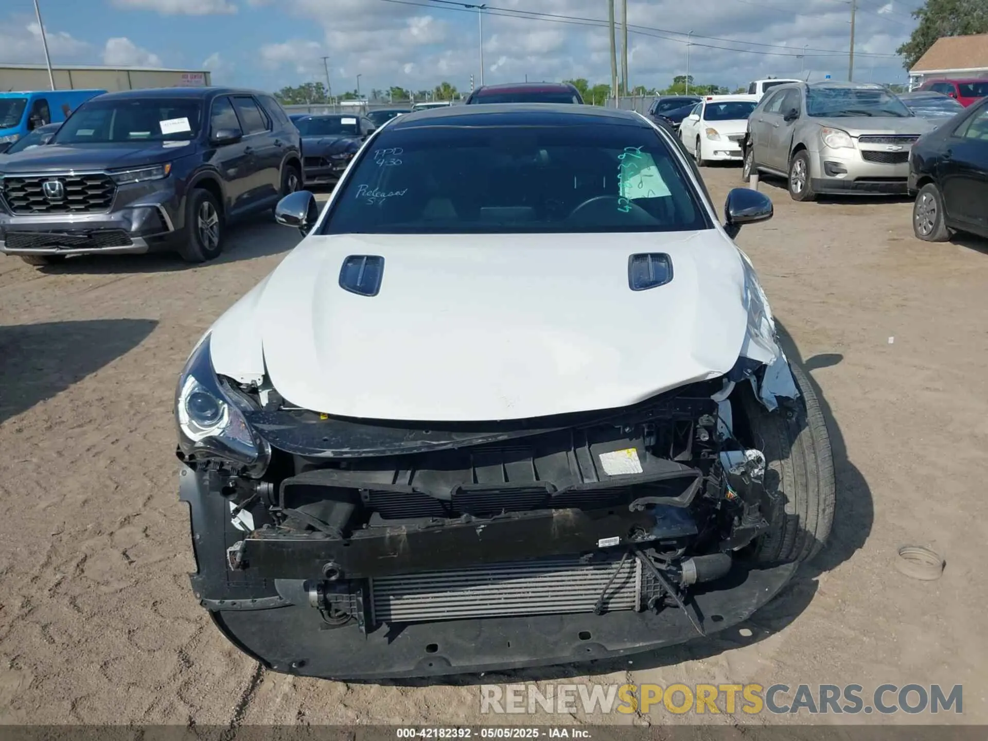 13 Photograph of a damaged car KNAE15LA2L6080727 KIA STINGER 2020