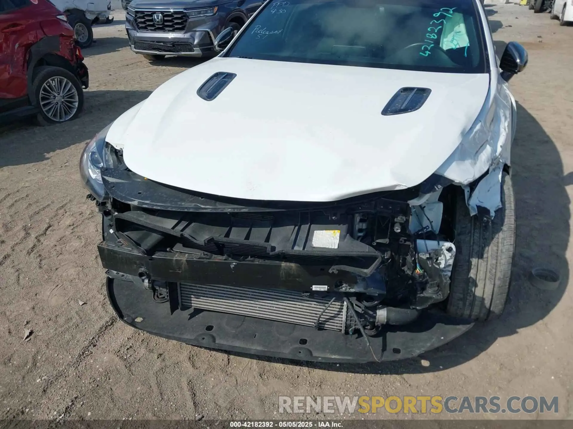 18 Photograph of a damaged car KNAE15LA2L6080727 KIA STINGER 2020