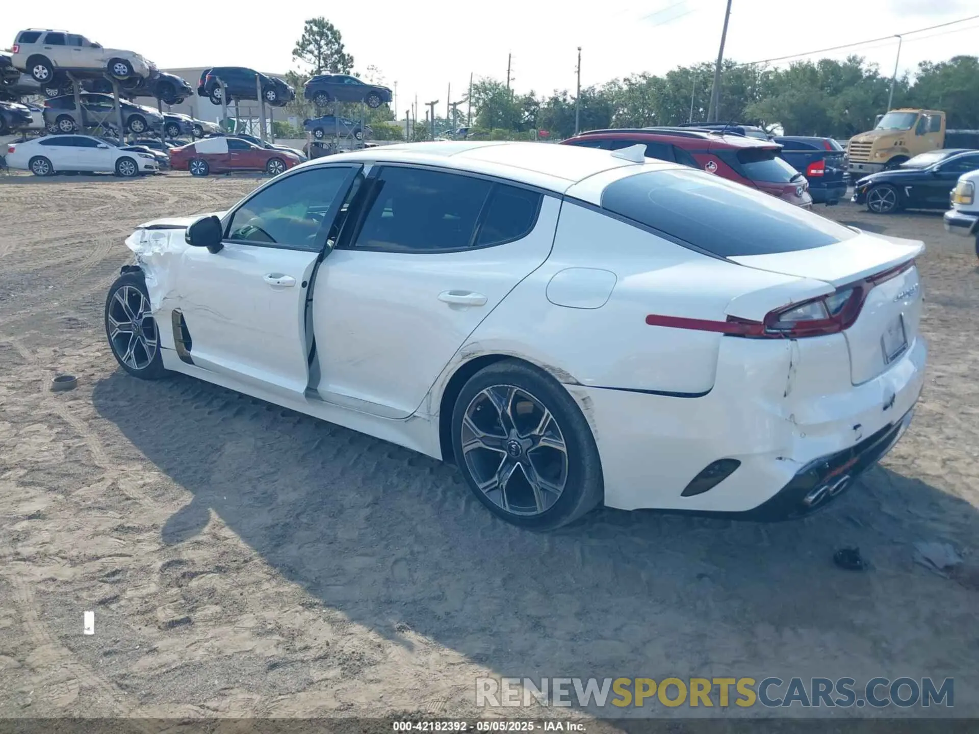 3 Photograph of a damaged car KNAE15LA2L6080727 KIA STINGER 2020