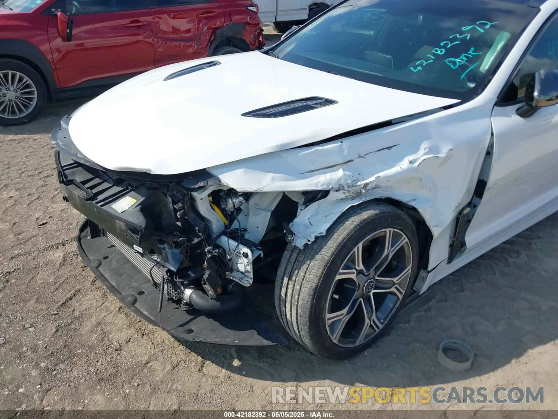 6 Photograph of a damaged car KNAE15LA2L6080727 KIA STINGER 2020