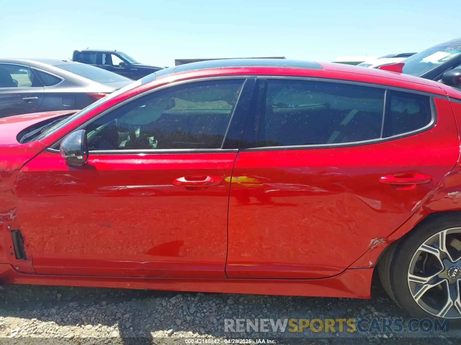 14 Photograph of a damaged car KNAE15LA4L6084309 KIA STINGER 2020