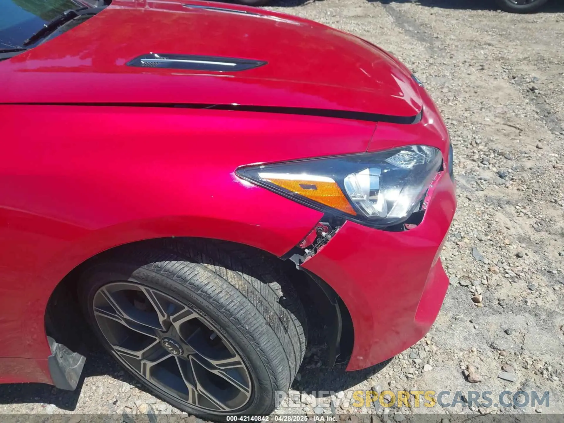 17 Photograph of a damaged car KNAE15LA4L6084309 KIA STINGER 2020