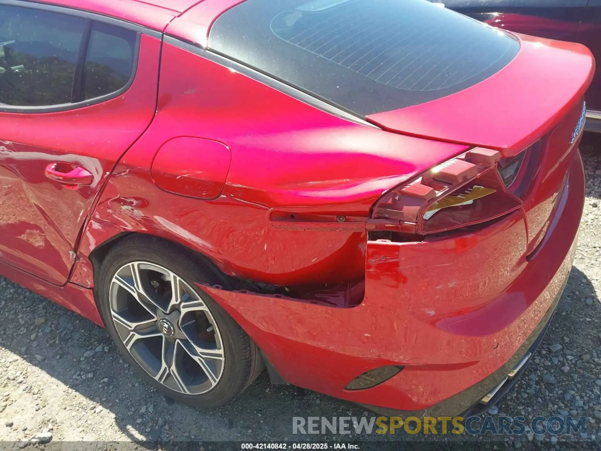 21 Photograph of a damaged car KNAE15LA4L6084309 KIA STINGER 2020
