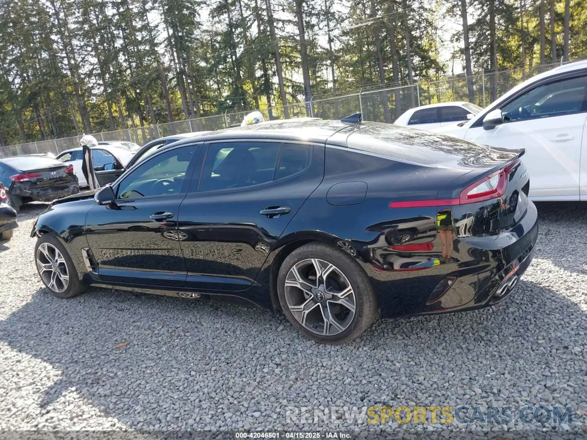 15 Photograph of a damaged car KNAE15LA4L6085251 KIA STINGER 2020