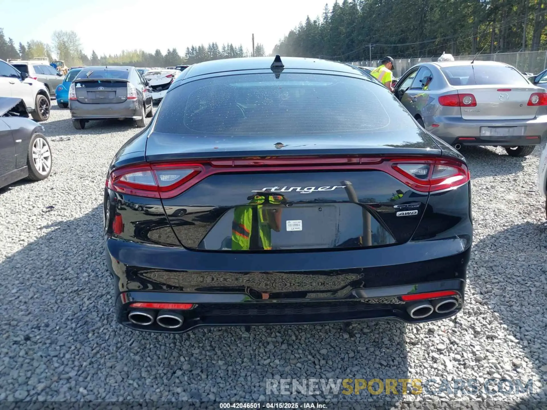 17 Photograph of a damaged car KNAE15LA4L6085251 KIA STINGER 2020