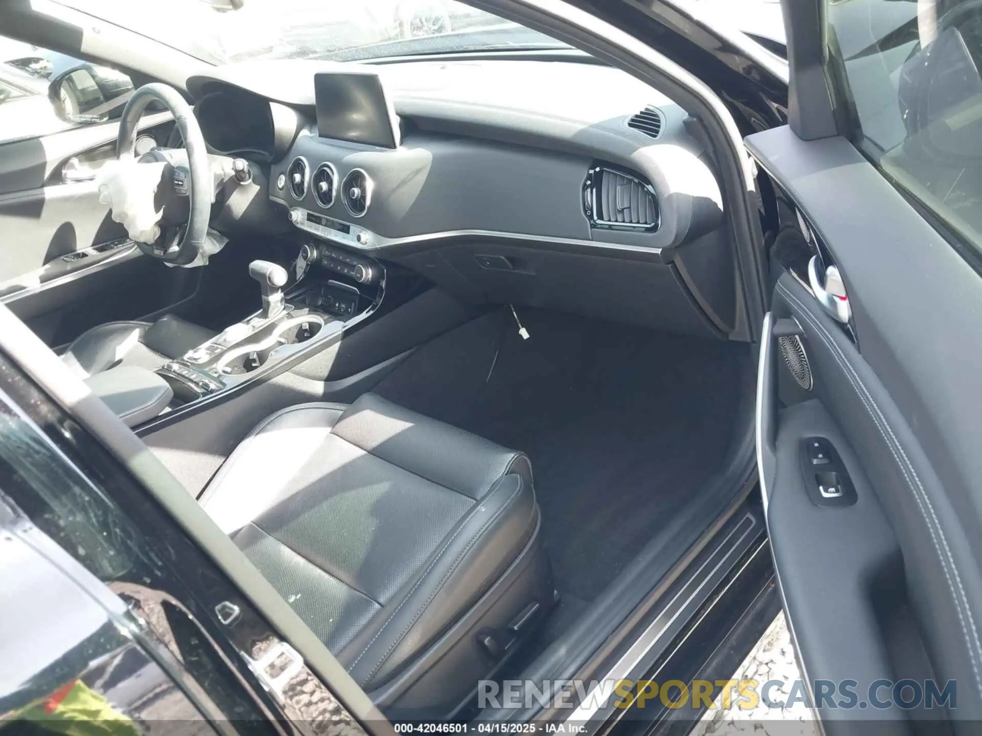 5 Photograph of a damaged car KNAE15LA4L6085251 KIA STINGER 2020