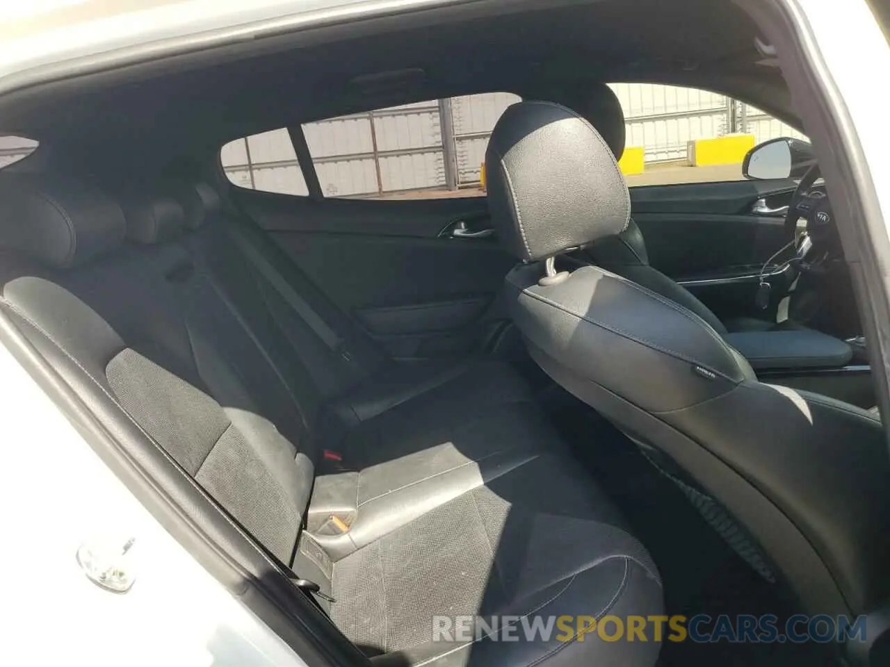 10 Photograph of a damaged car KNAE15LA7L6077242 KIA STINGER 2020
