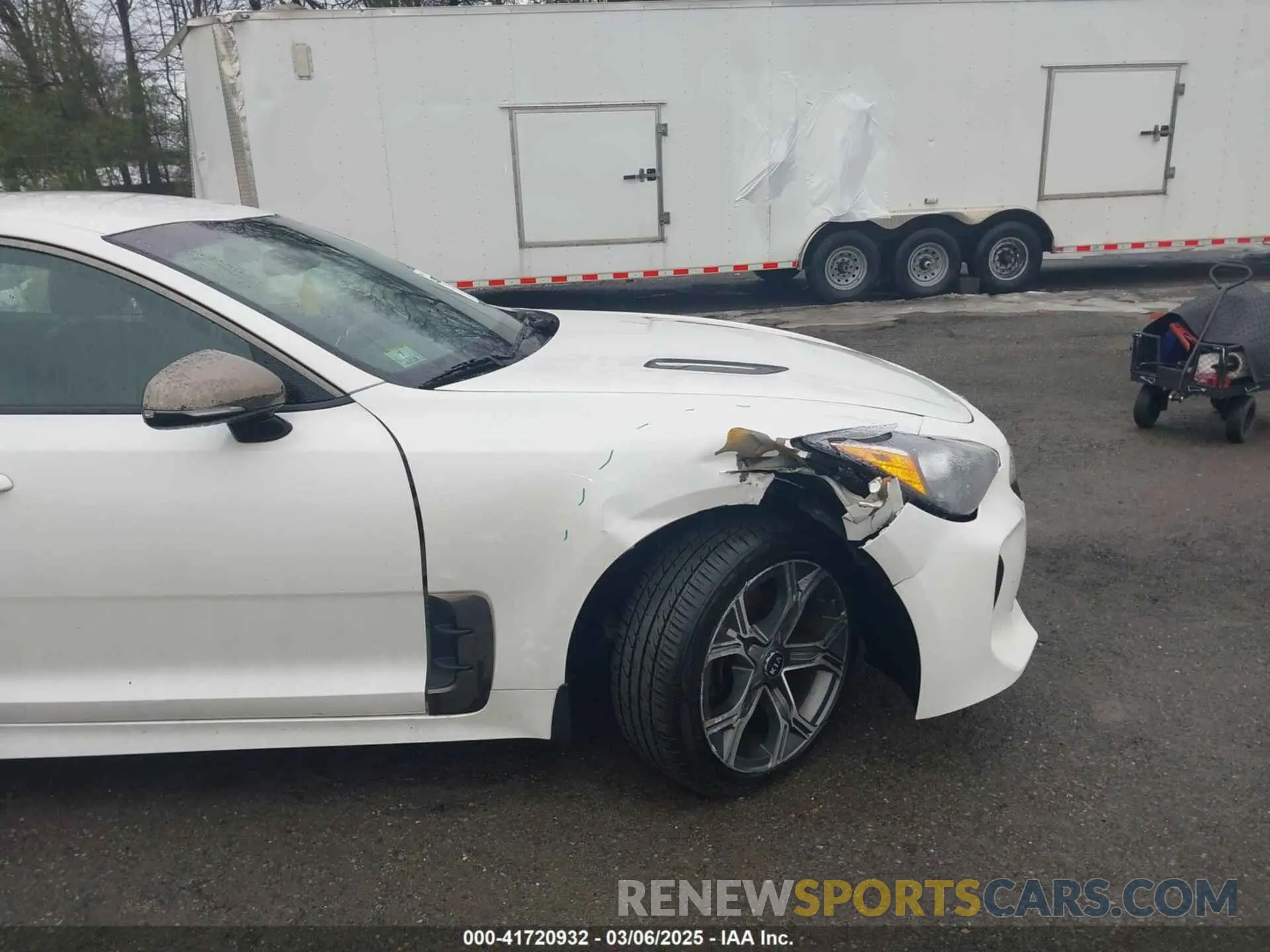 6 Photograph of a damaged car KNAE15LAXL6073797 KIA STINGER 2020