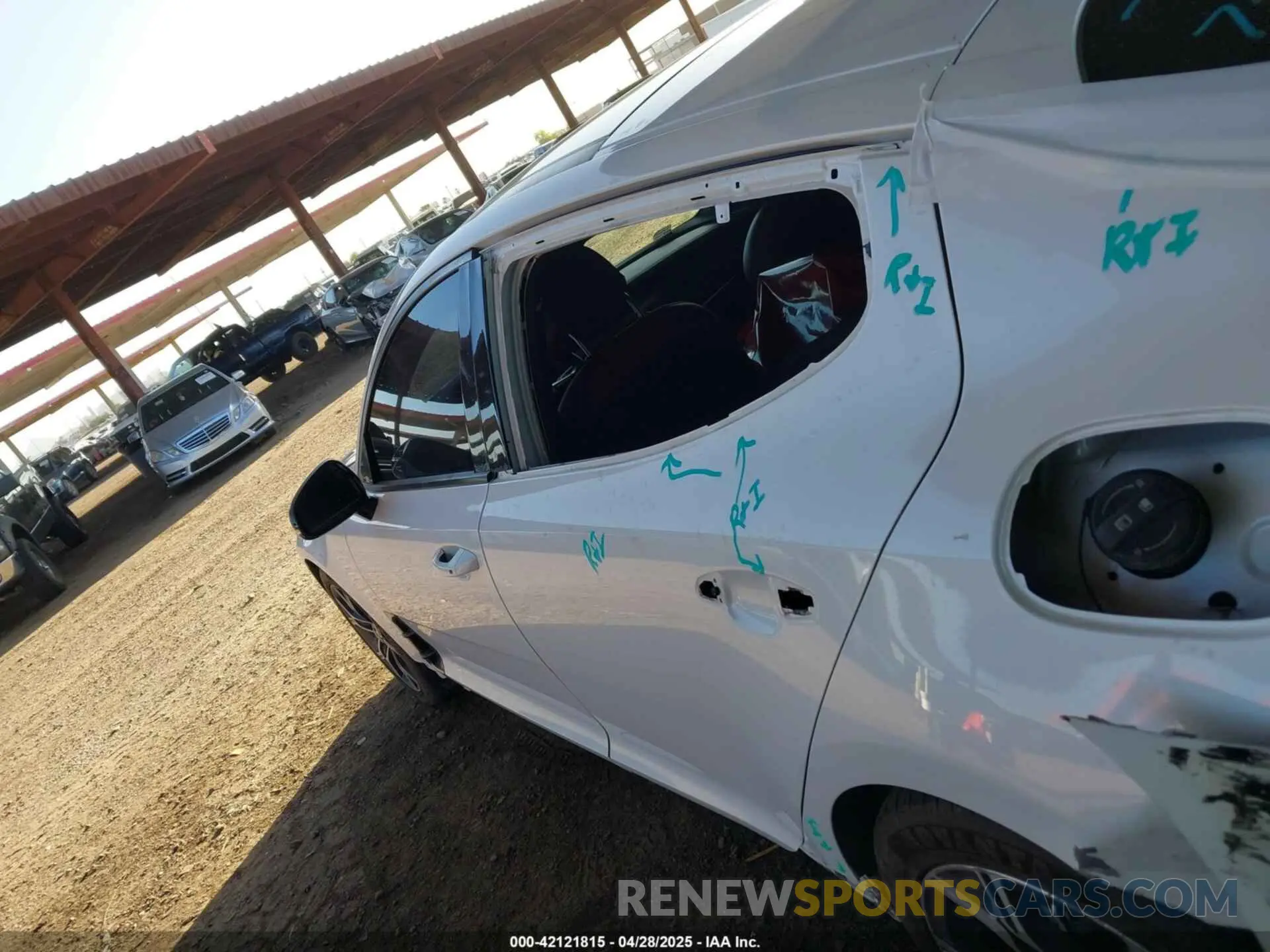 18 Photograph of a damaged car KNAE15LAXL6084492 KIA STINGER 2020