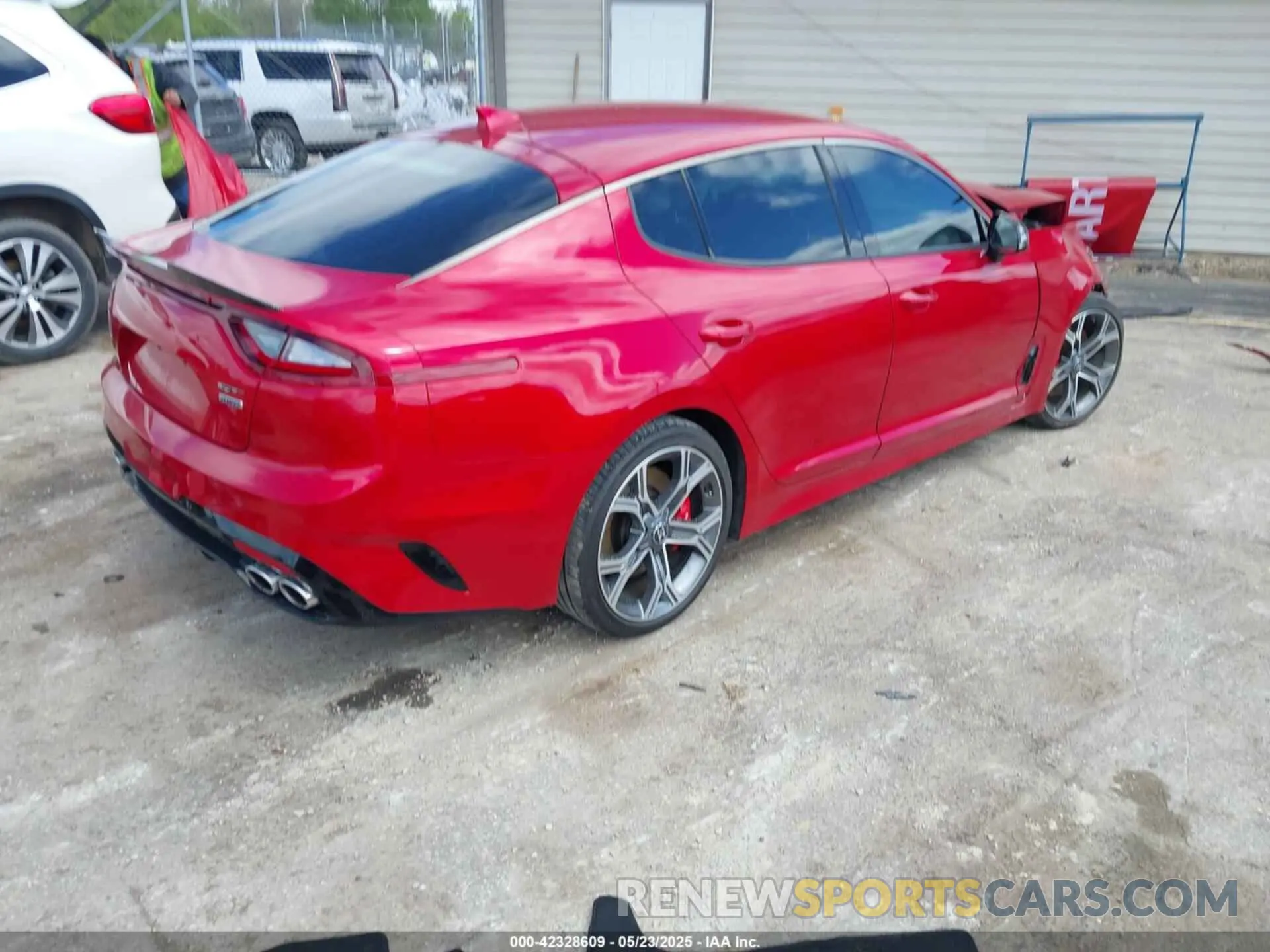 4 Photograph of a damaged car KNAE35LC0L6080320 KIA STINGER 2020