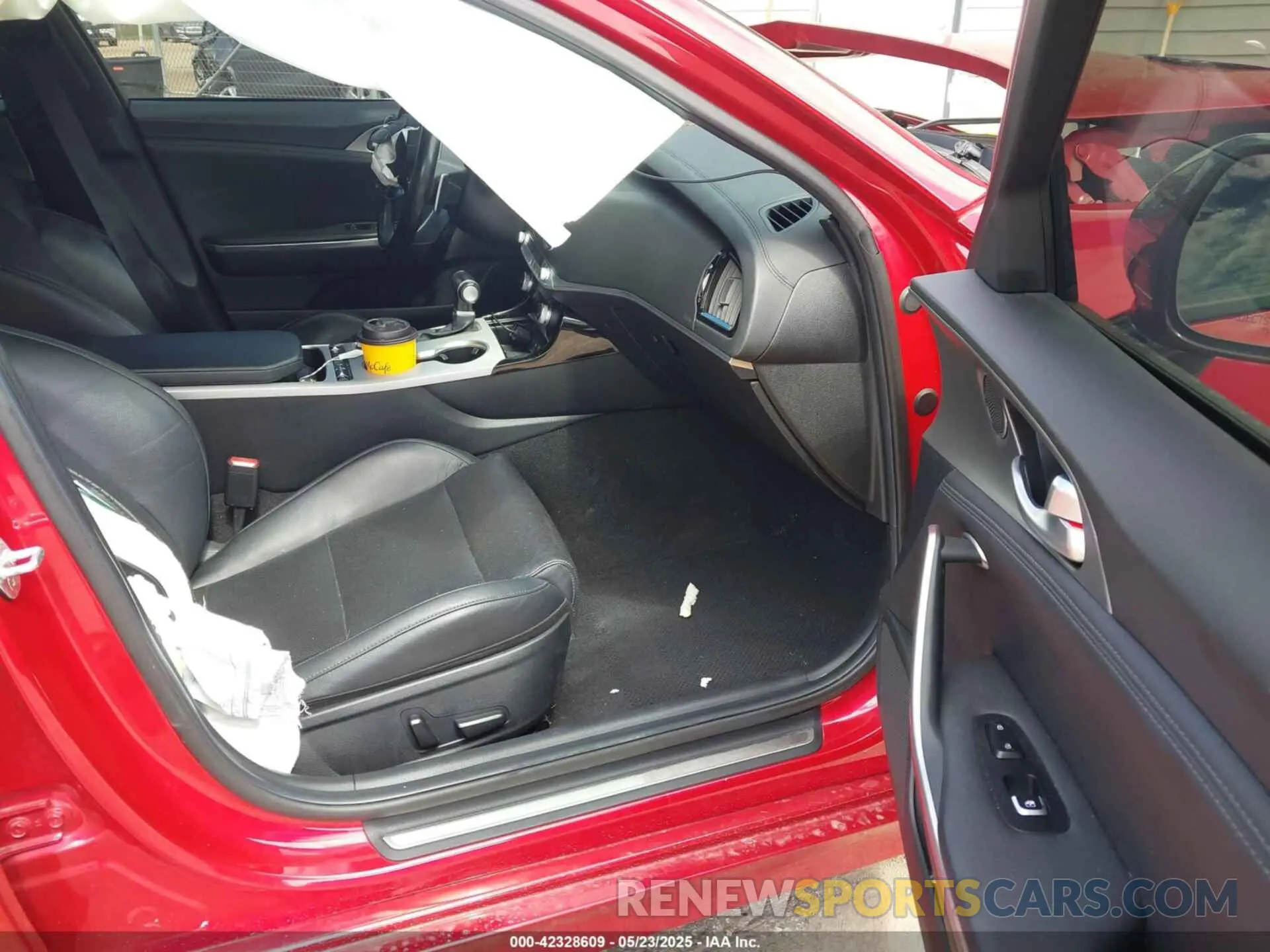 5 Photograph of a damaged car KNAE35LC0L6080320 KIA STINGER 2020