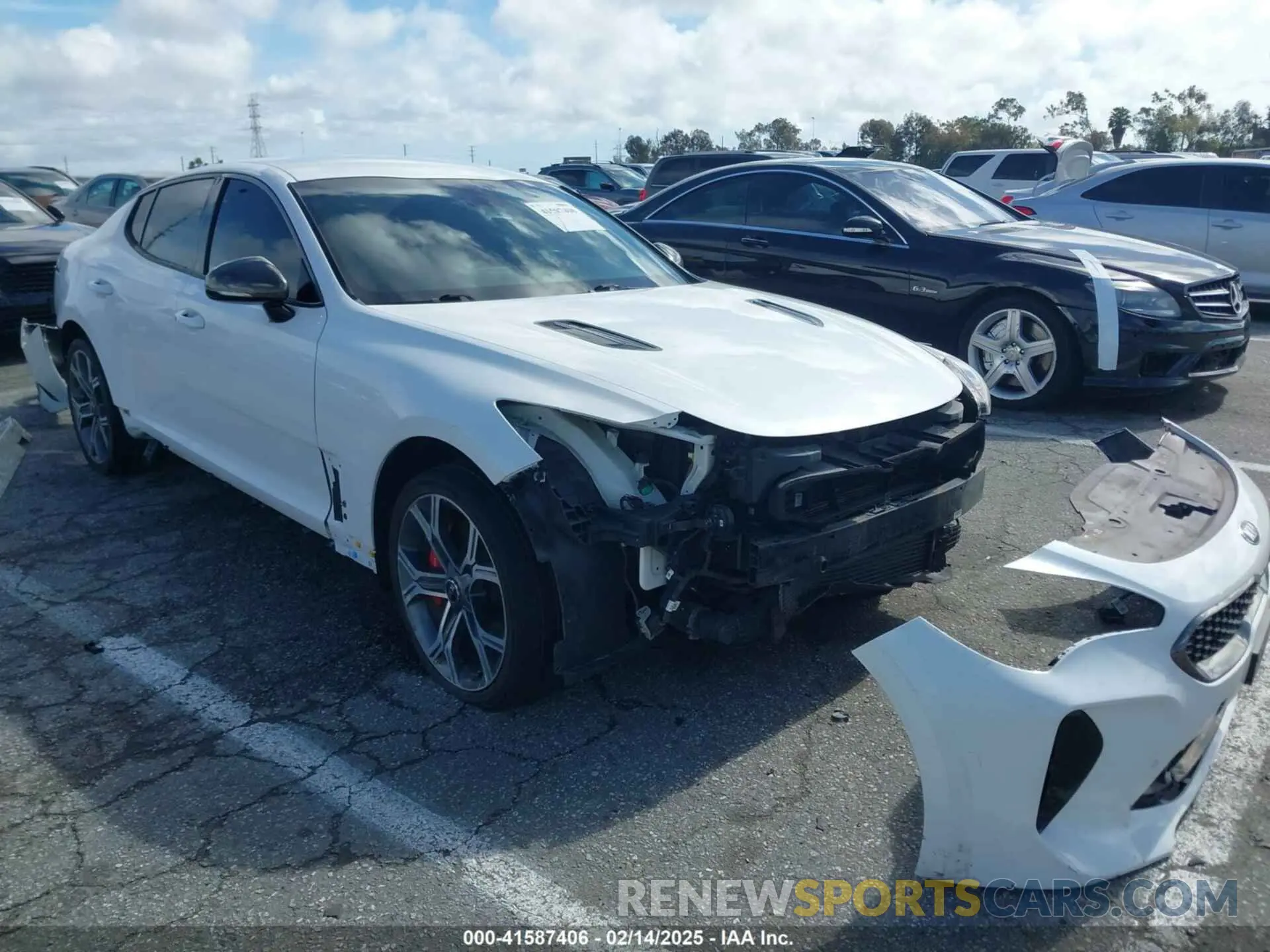 1 Photograph of a damaged car KNAE35LC1L6083081 KIA STINGER 2020