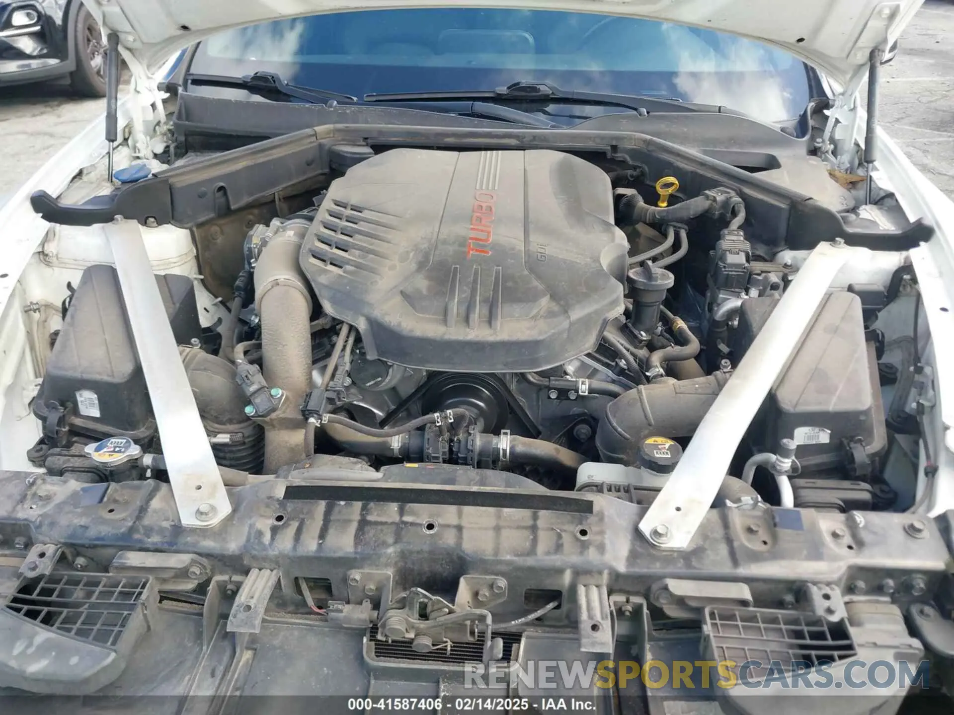 10 Photograph of a damaged car KNAE35LC1L6083081 KIA STINGER 2020