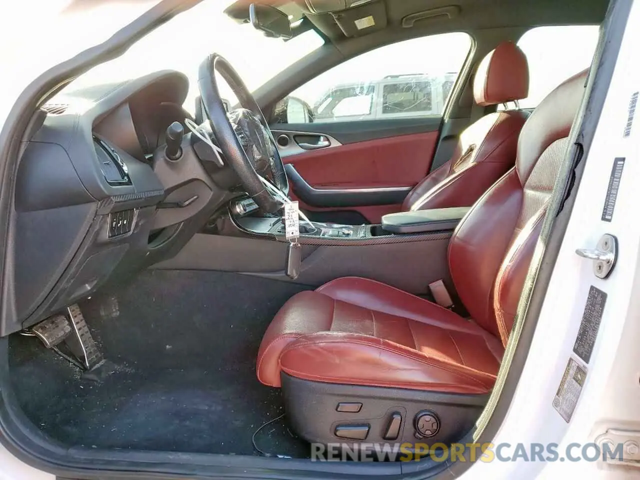 7 Photograph of a damaged car KNAE35LC4L6073404 KIA STINGER 2020