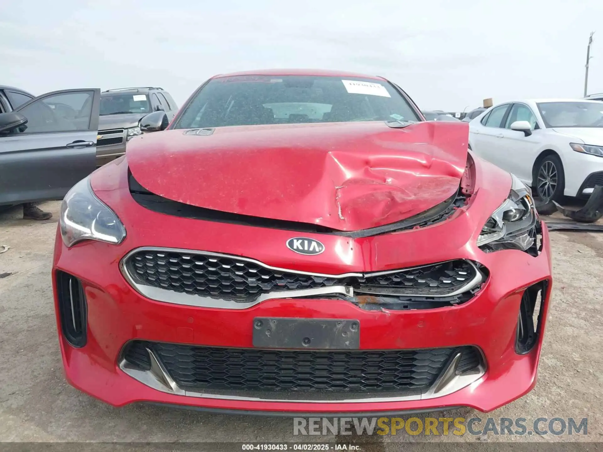 12 Photograph of a damaged car KNAE35LC8L6075740 KIA STINGER 2020
