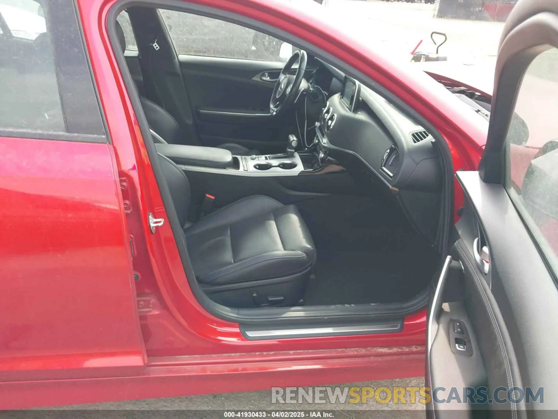 5 Photograph of a damaged car KNAE35LC8L6075740 KIA STINGER 2020