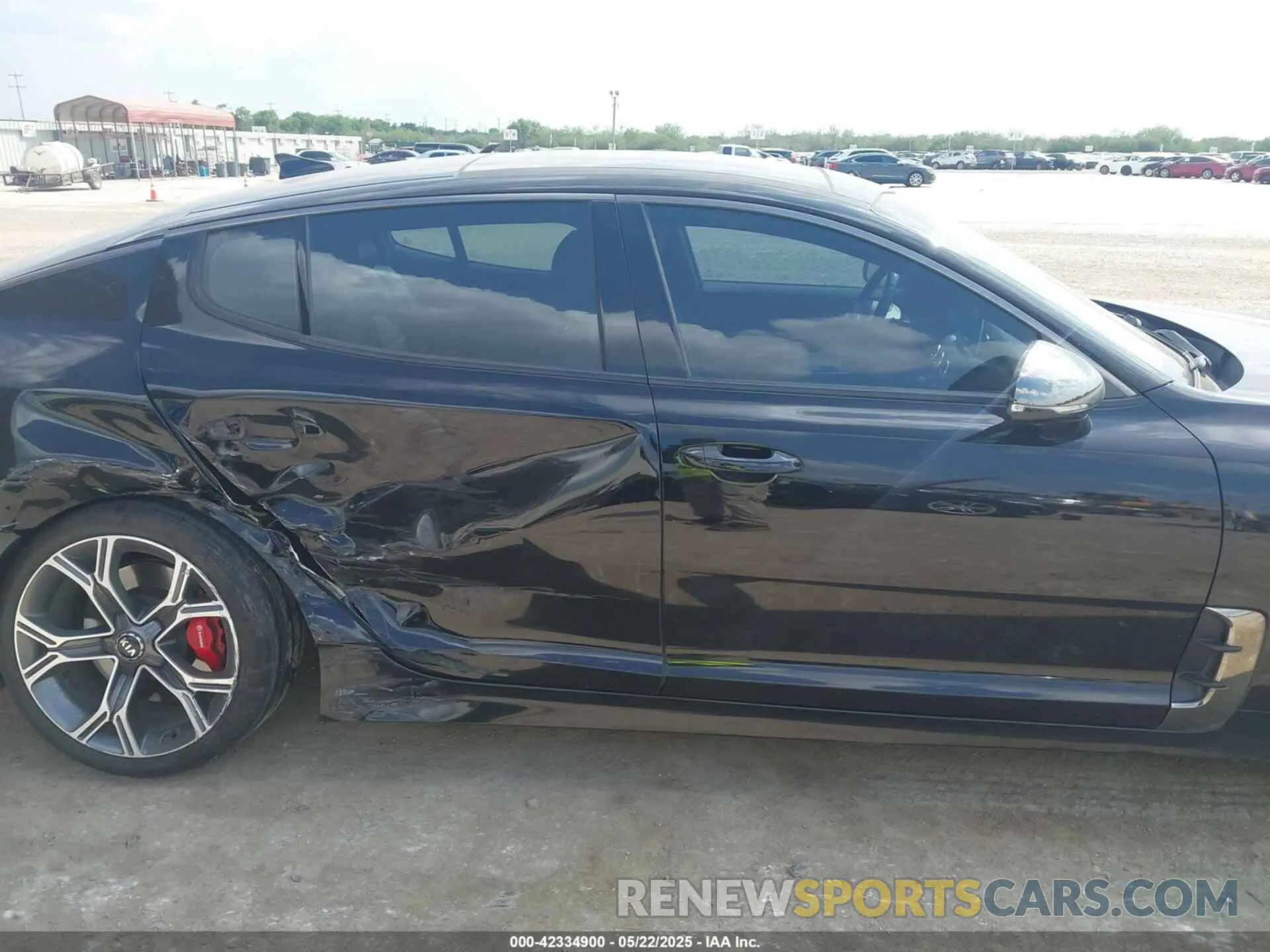 13 Photograph of a damaged car KNAE55LC0L6073491 KIA STINGER 2020