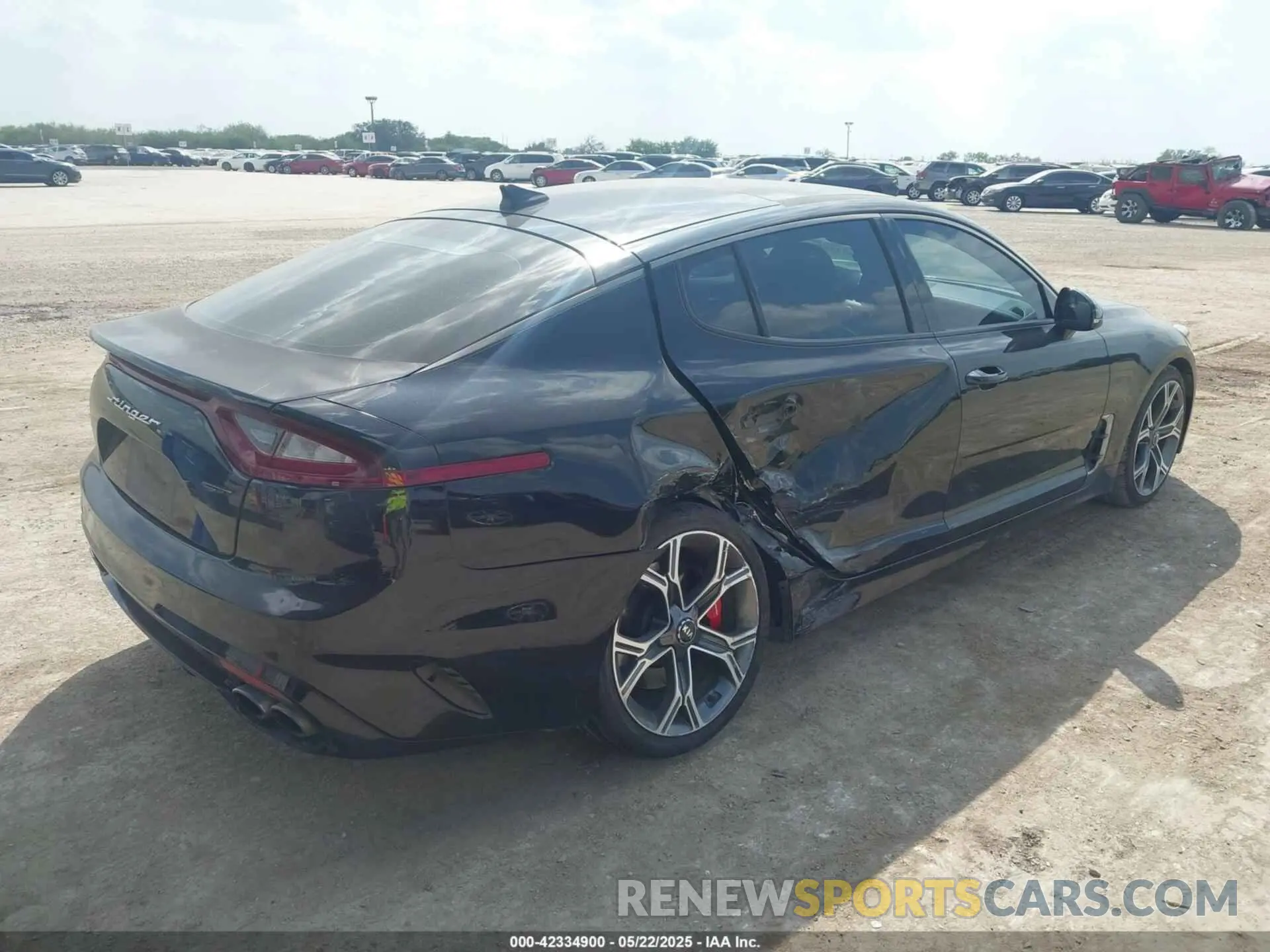 4 Photograph of a damaged car KNAE55LC0L6073491 KIA STINGER 2020