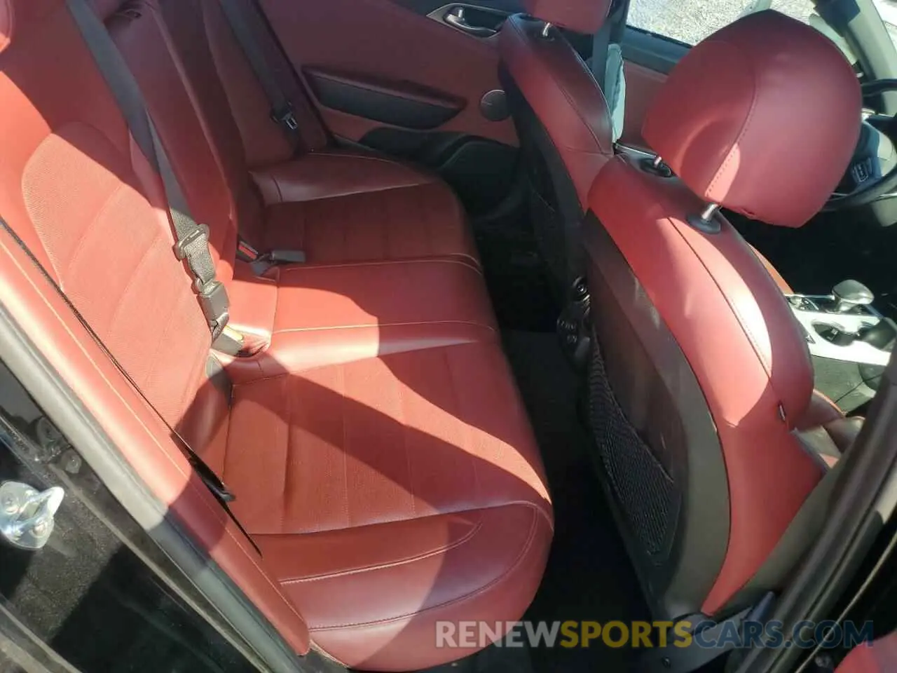 10 Photograph of a damaged car KNAE55LC5L6081490 KIA STINGER 2020