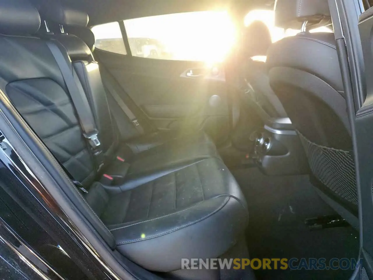 10 Photograph of a damaged car KNAE55LC5L6082350 KIA STINGER 2020