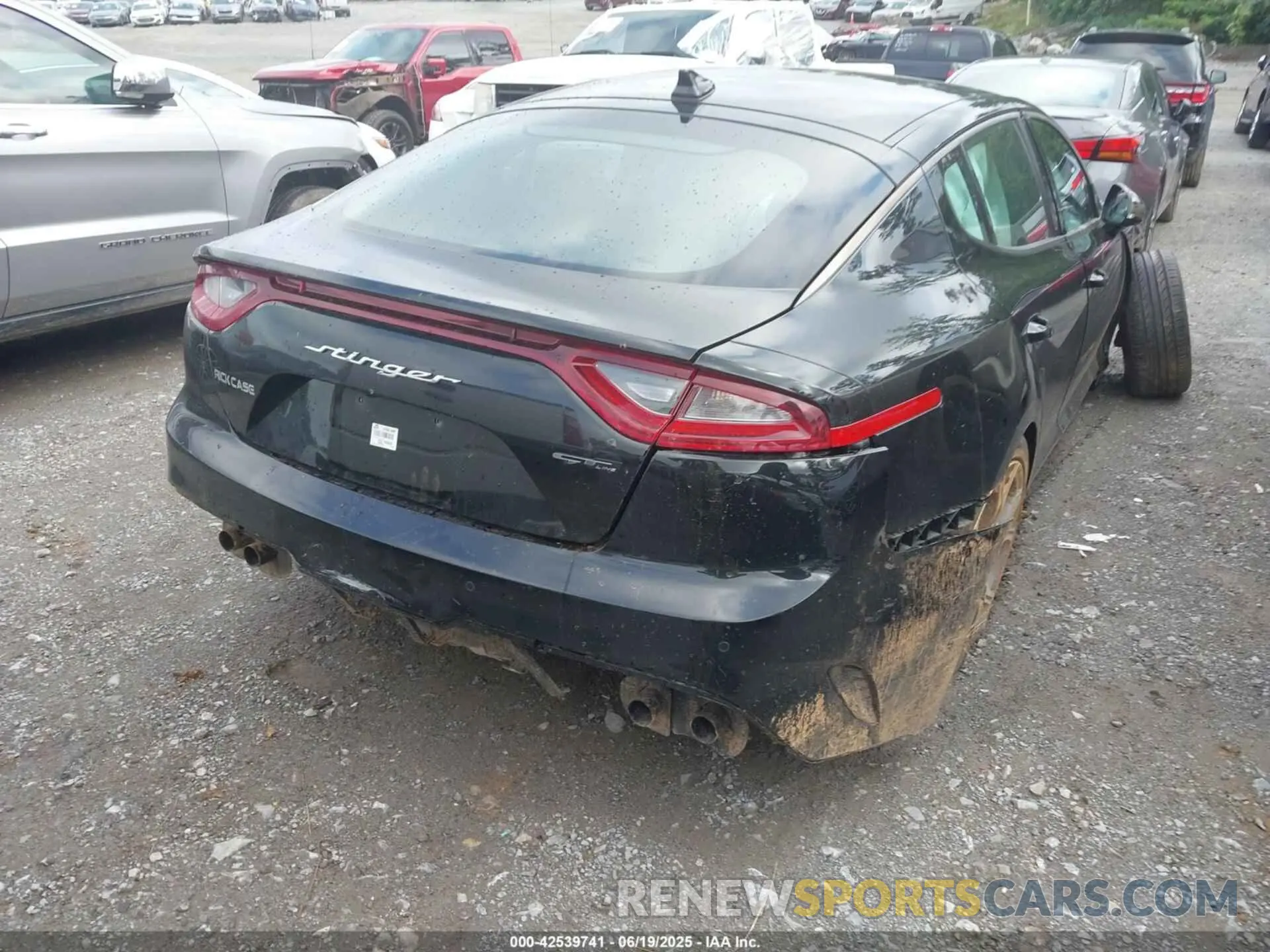 4 Photograph of a damaged car KNAE15LA2M6087467 KIA STINGER 2021