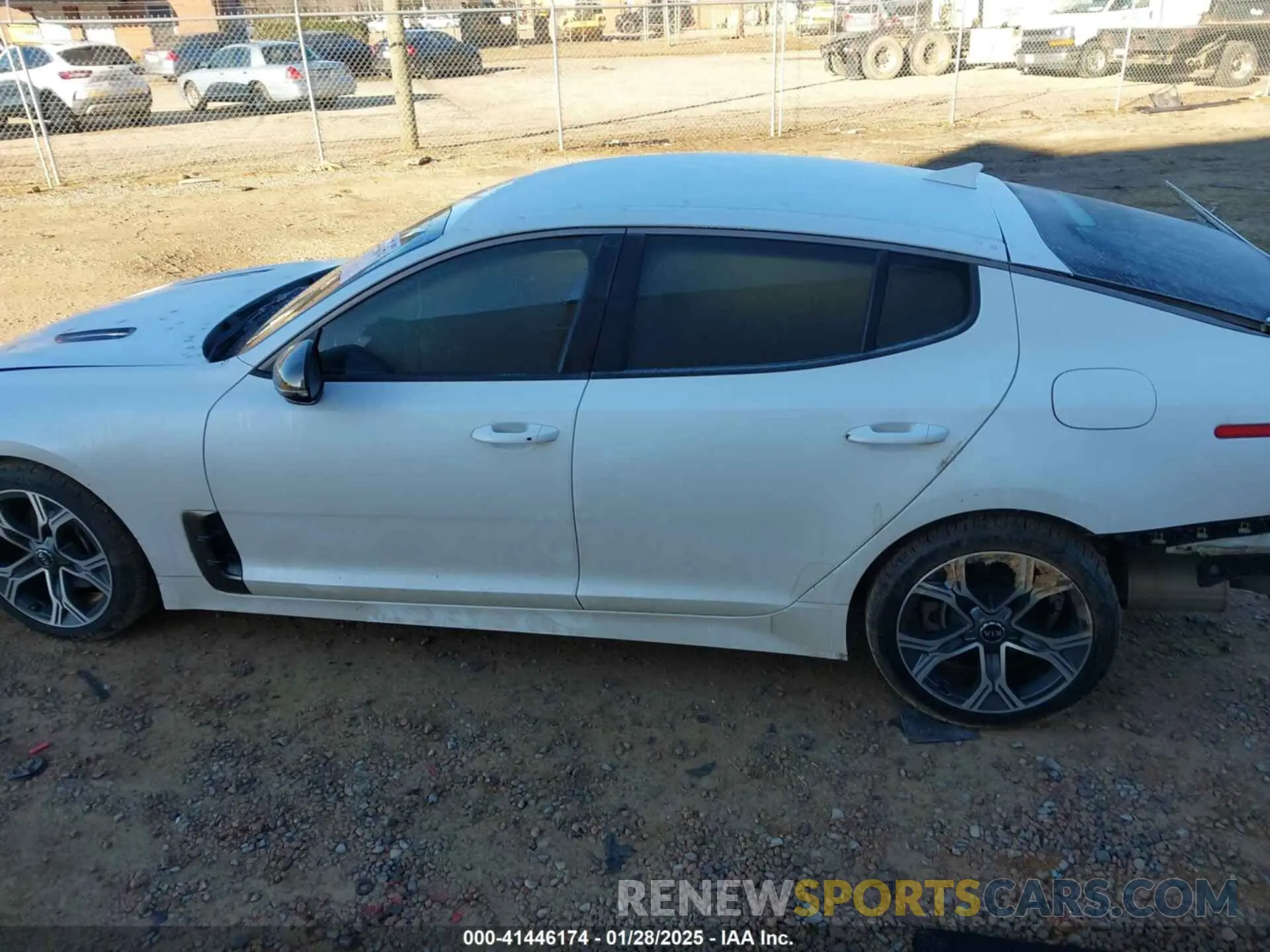 15 Photograph of a damaged car KNAE15LA4M6089981 KIA STINGER 2021