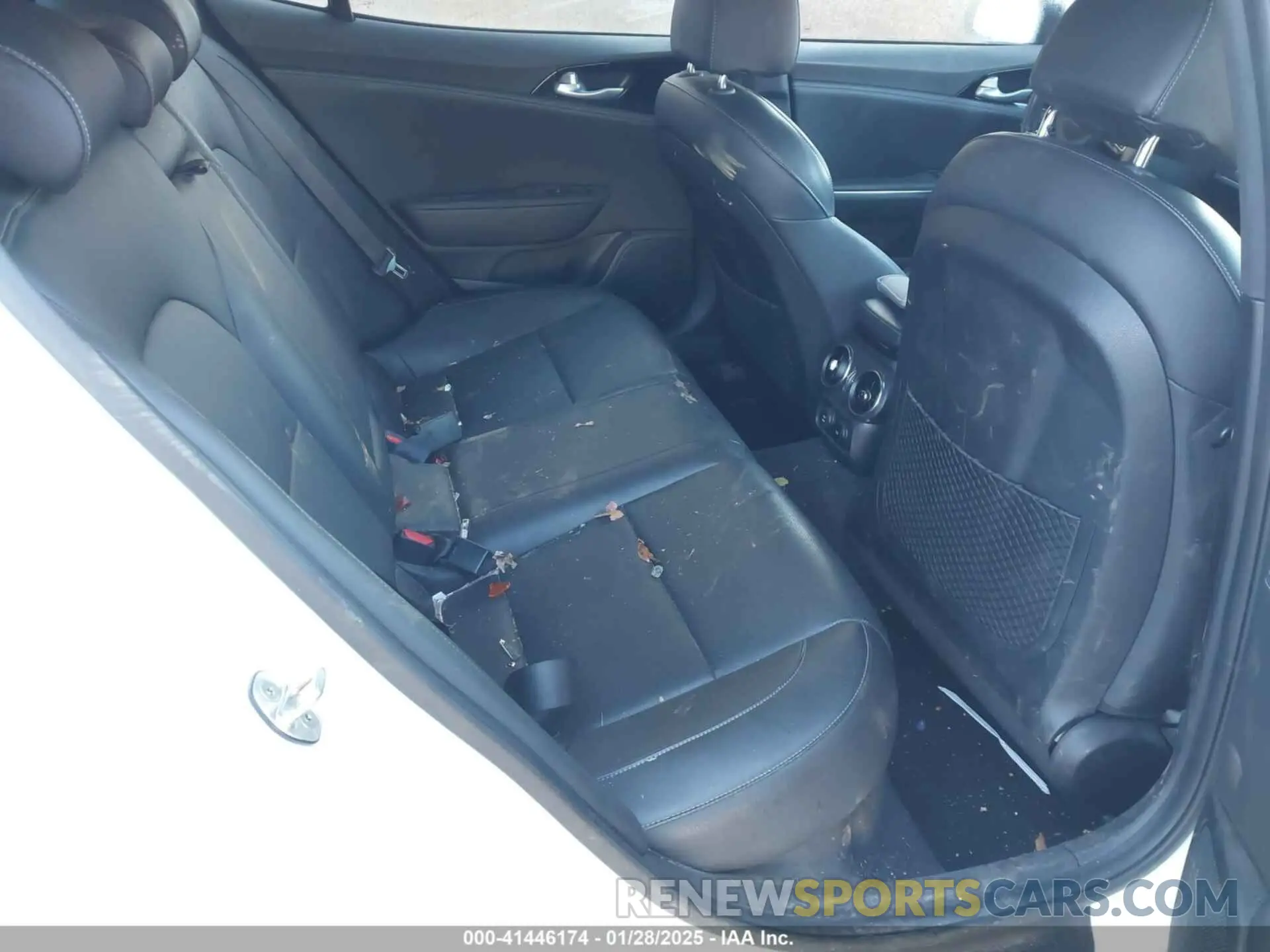 8 Photograph of a damaged car KNAE15LA4M6089981 KIA STINGER 2021