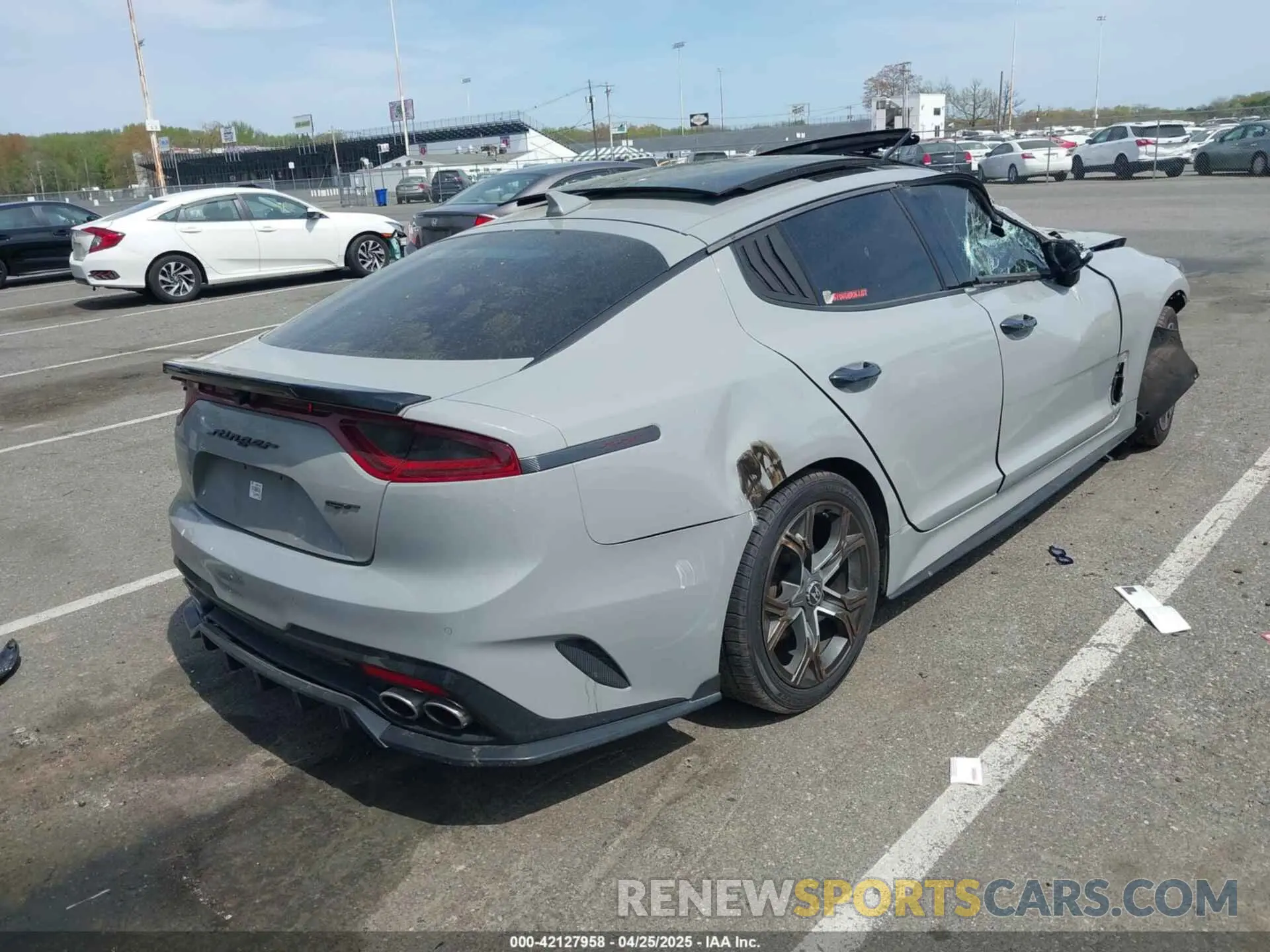 4 Photograph of a damaged car KNAE15LA6M6091912 KIA STINGER 2021