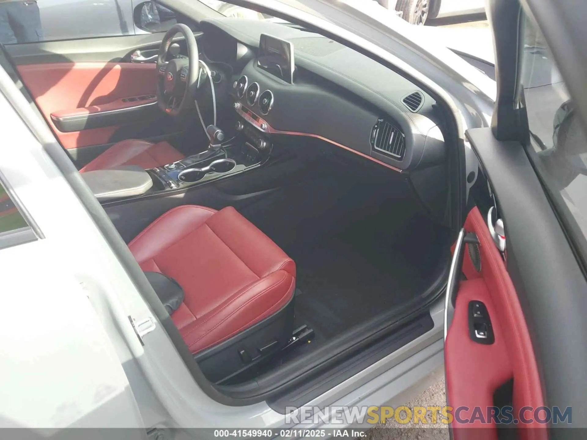 5 Photograph of a damaged car KNAE15LAXM6097213 KIA STINGER 2021