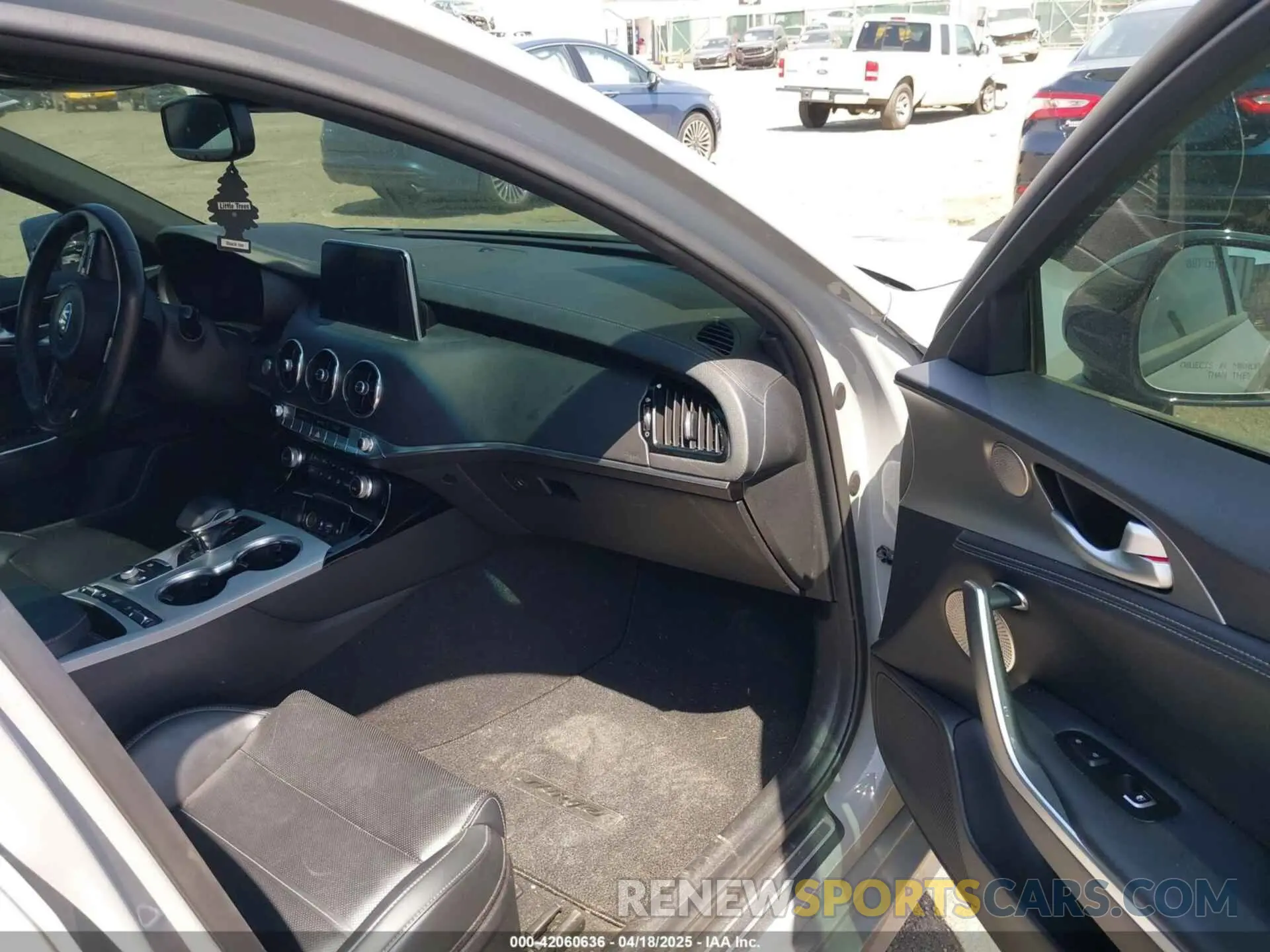 5 Photograph of a damaged car KNAE55LC5M6097786 KIA STINGER 2021