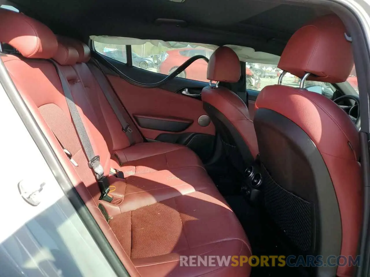 10 Photograph of a damaged car KNAE35LD0N6116390 KIA STINGER 2022
