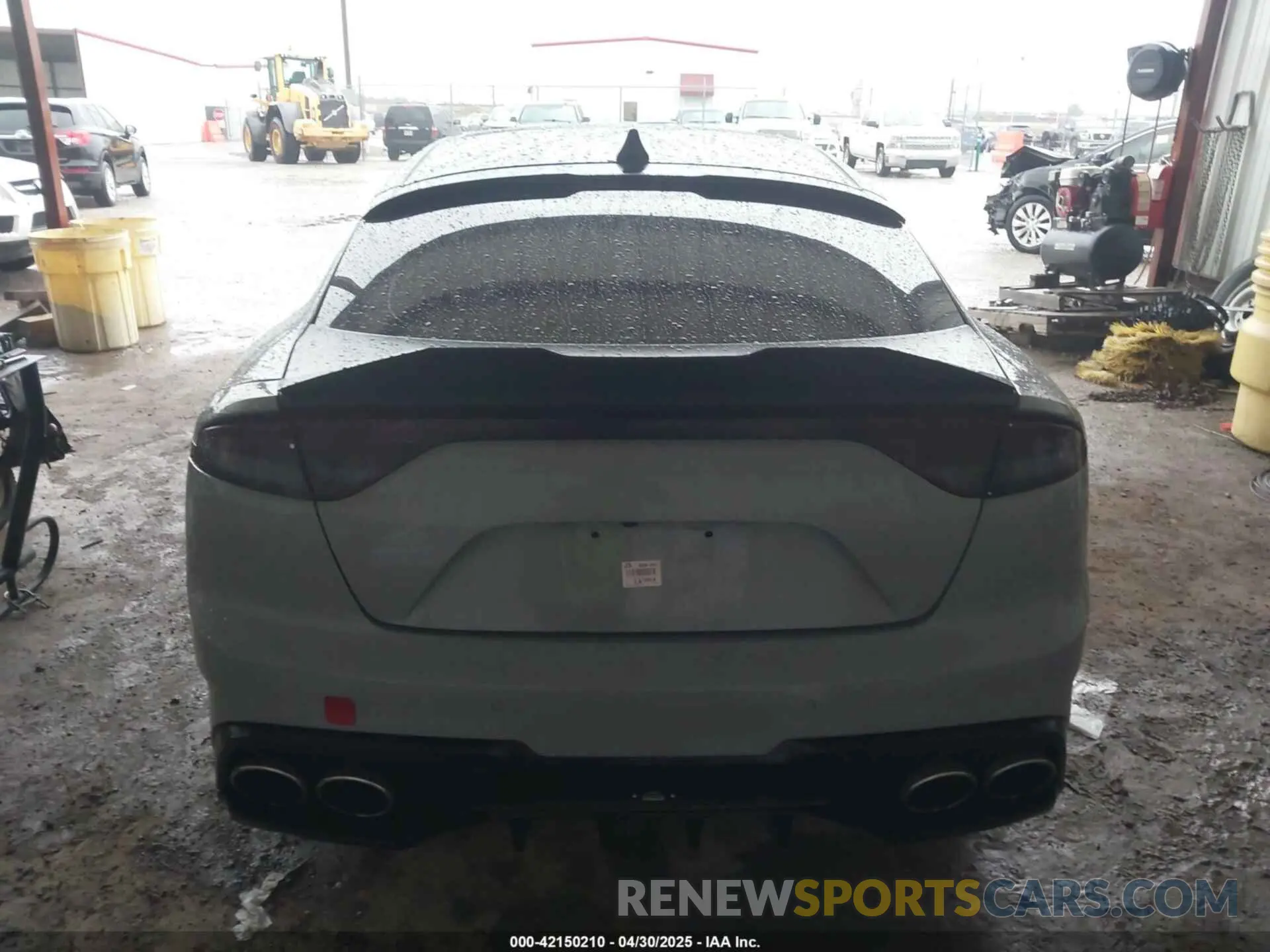 17 Photograph of a damaged car KNAE35LD2N6113930 KIA STINGER 2022